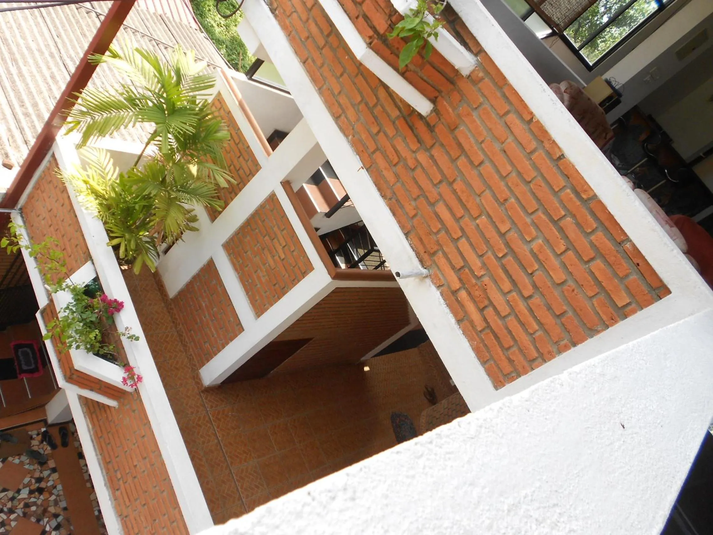 Facade/entrance in Melvila