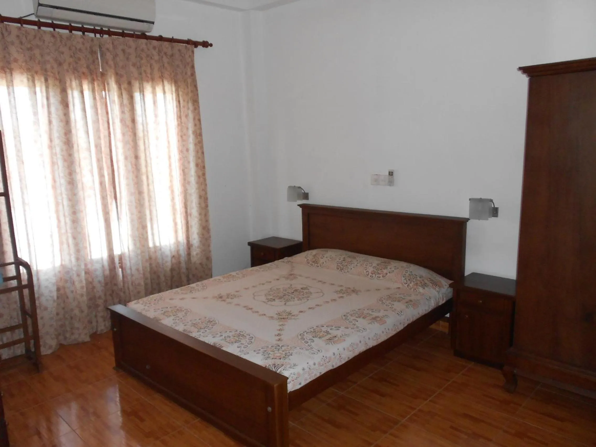 Bedroom, Bed in Melvila