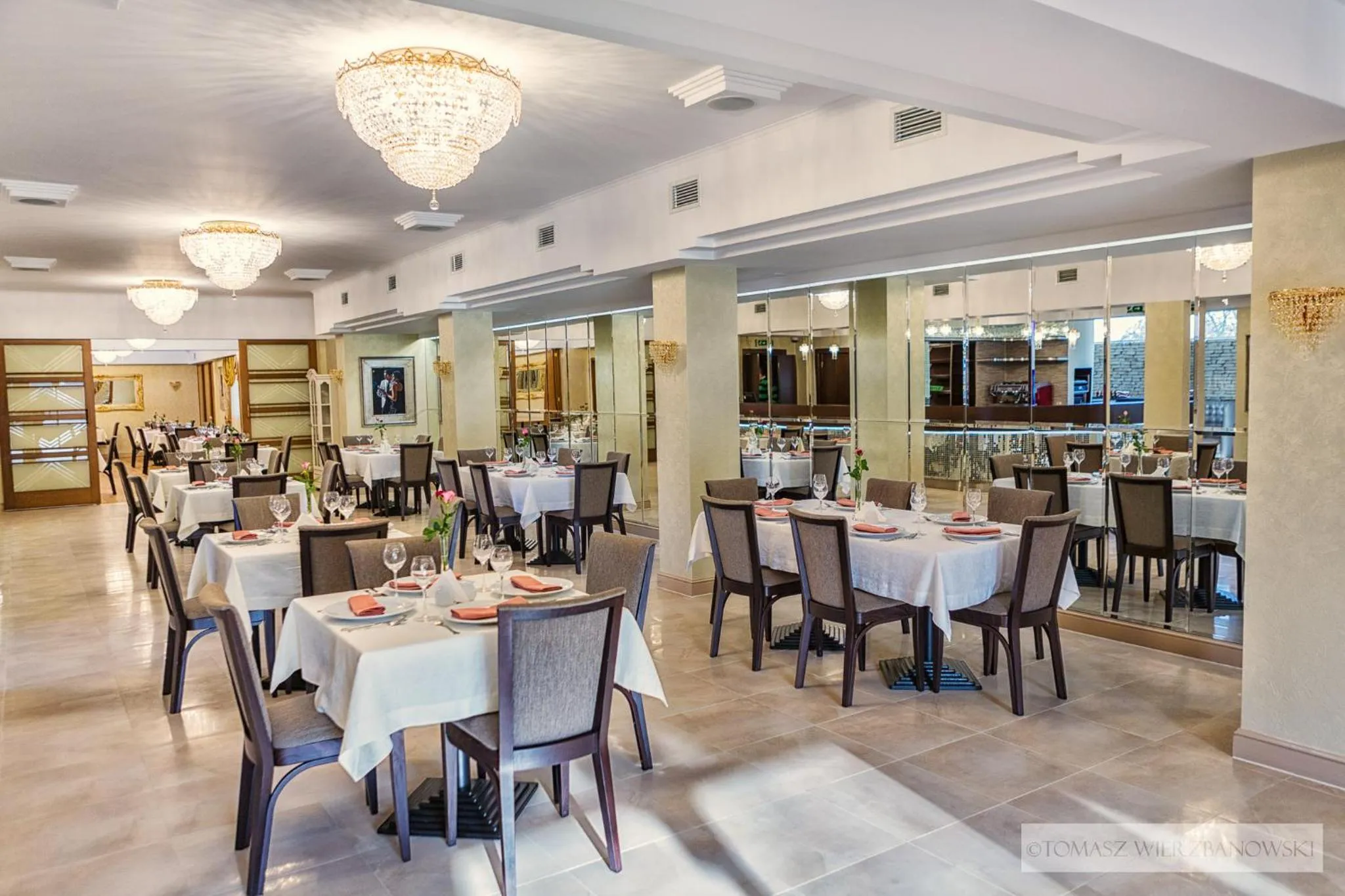 Restaurant/places to eat in Hotel Lord Krosno