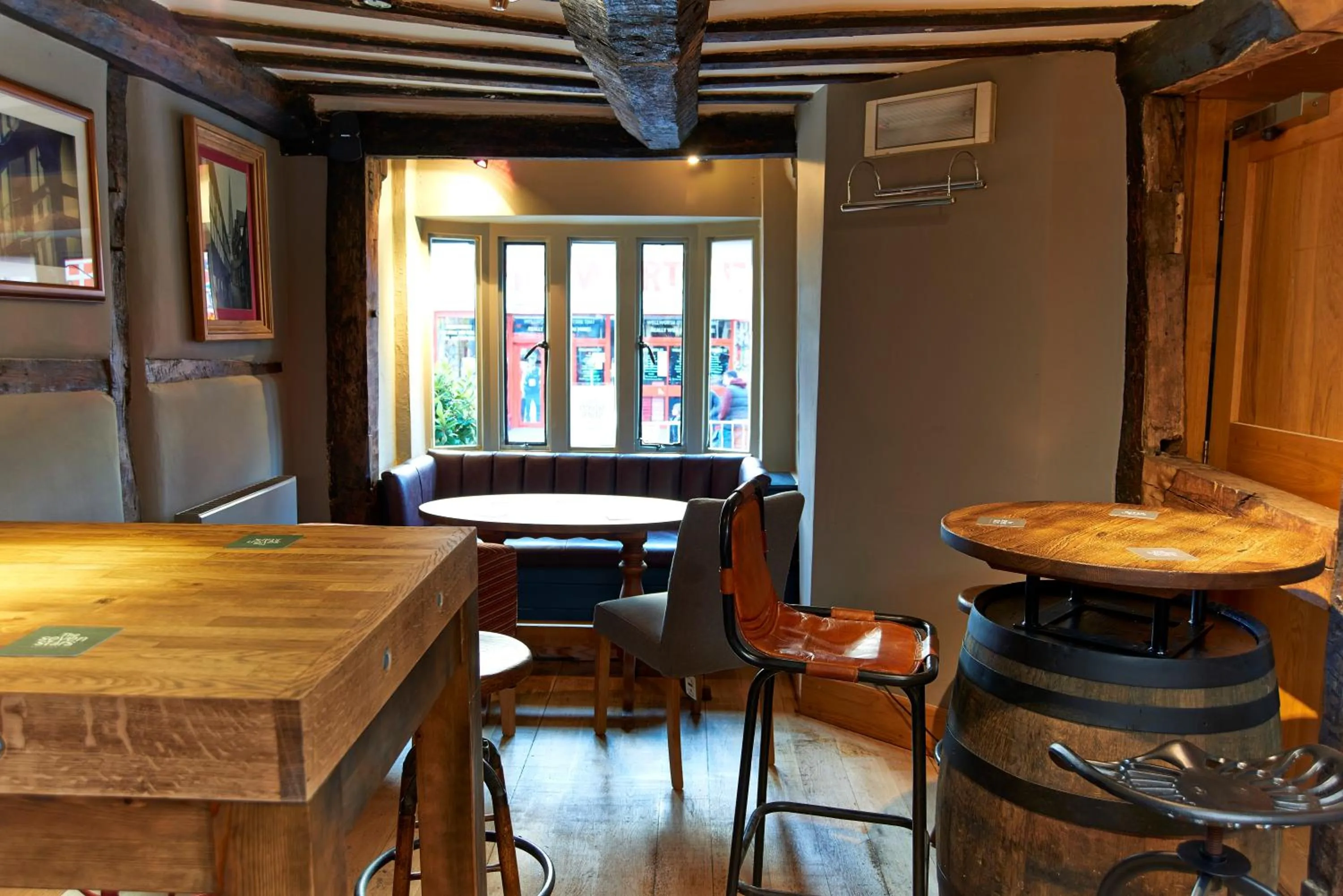 Lounge or bar in Seven Stars