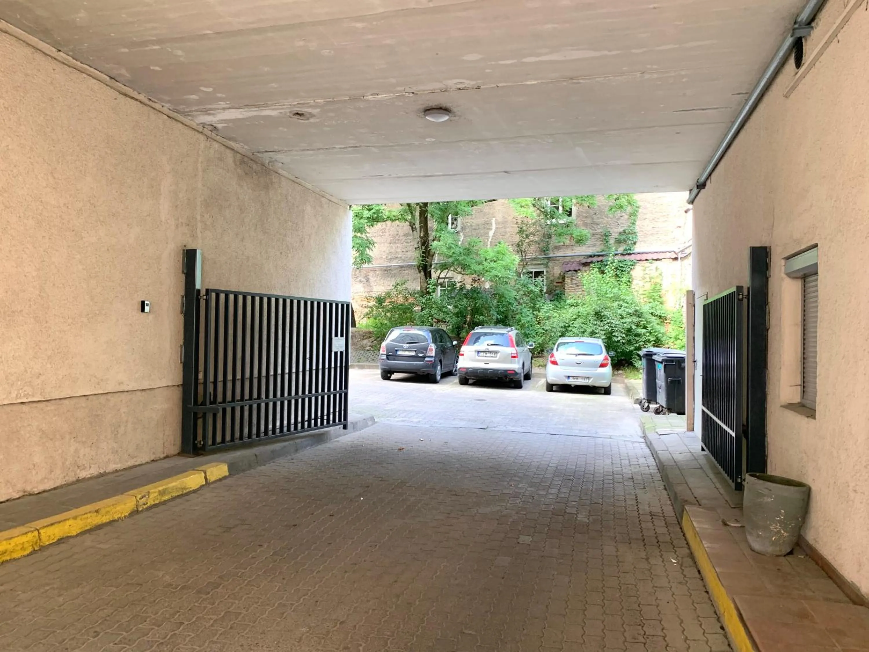 Parking in Very Vilnius Pilies street