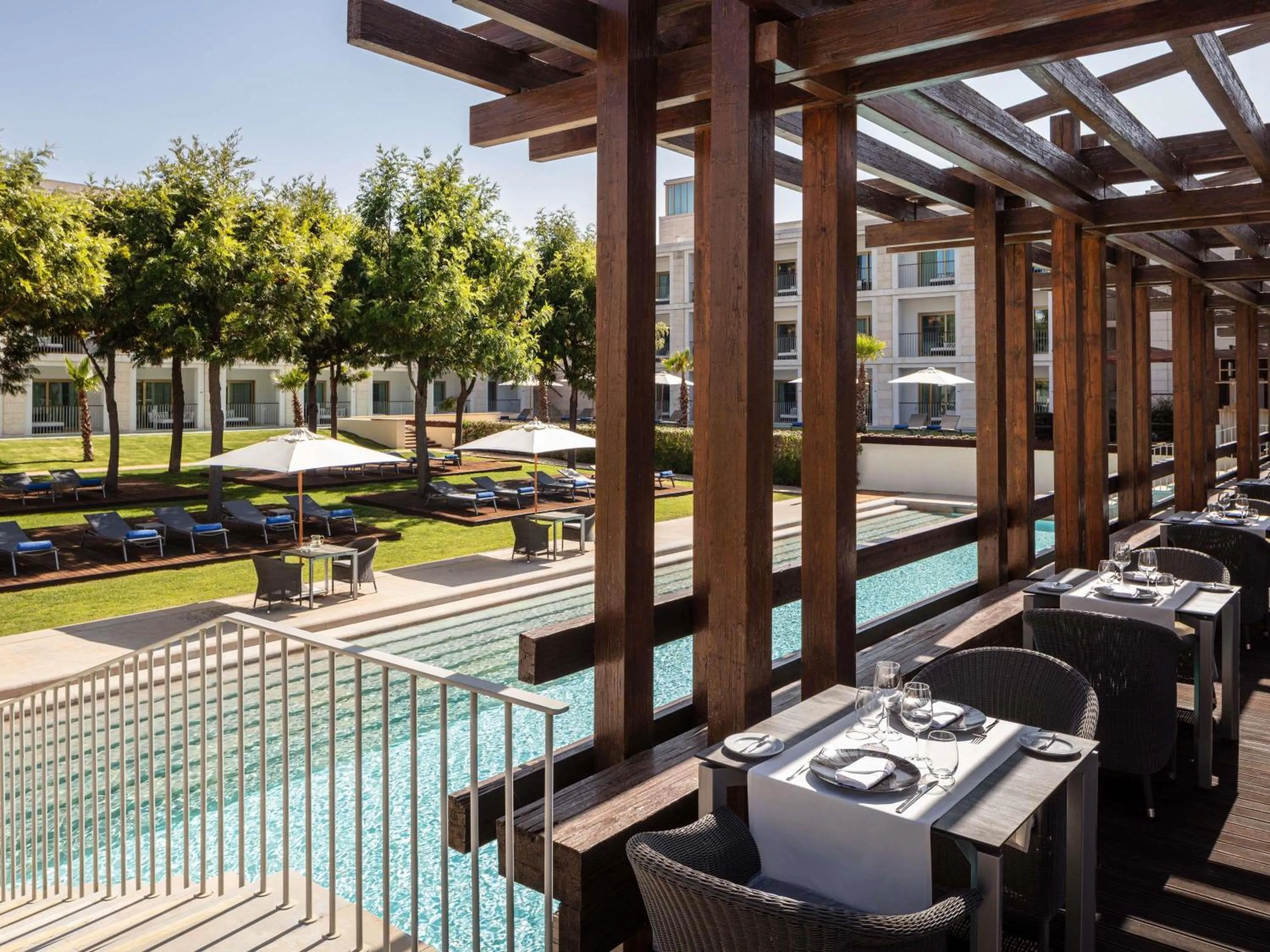 Lounge or bar in Victoria Golf Resort and Spa Managed by Accor