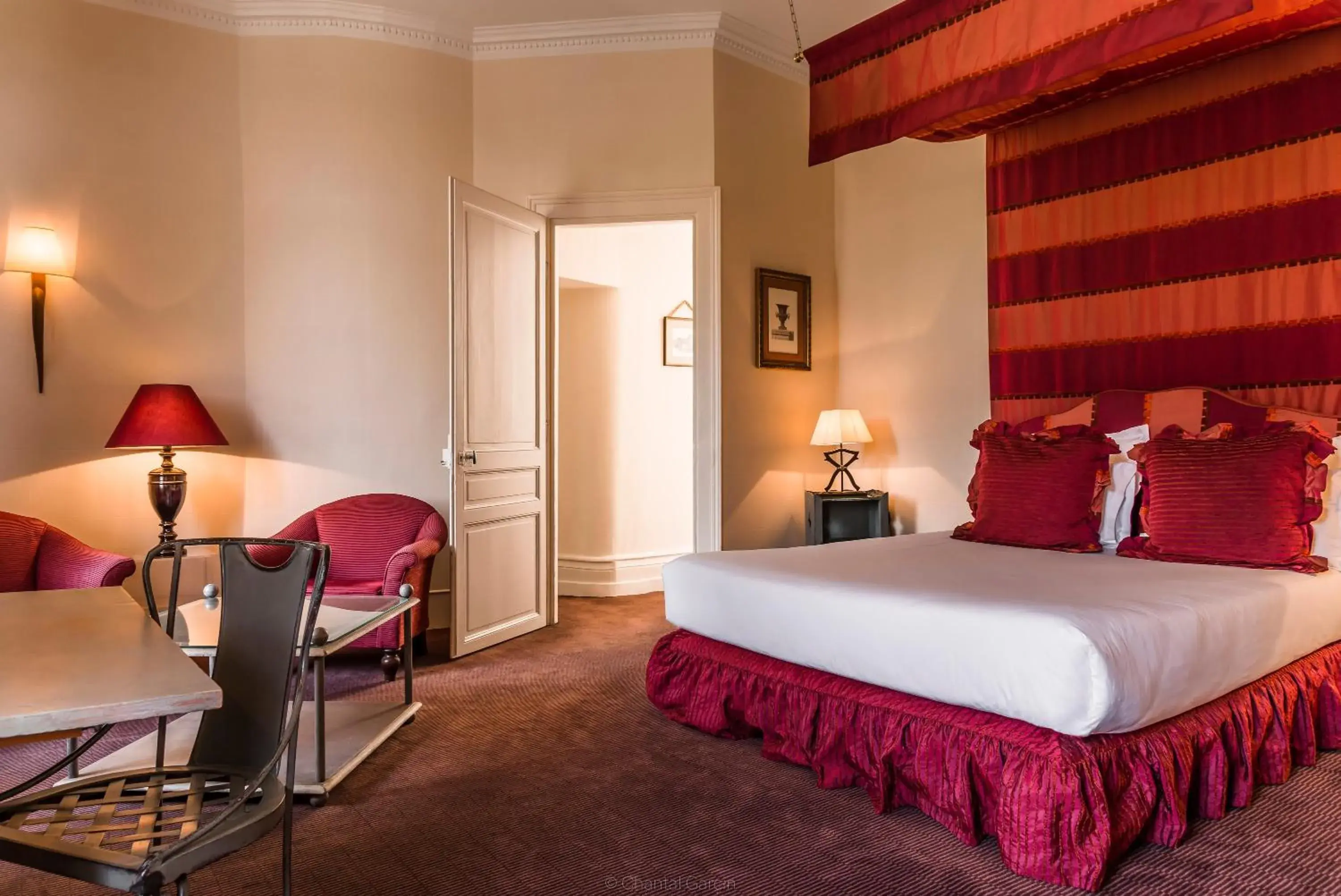 Bed in Hôtel Château Tilques Bed in Hôtel Château Tilques