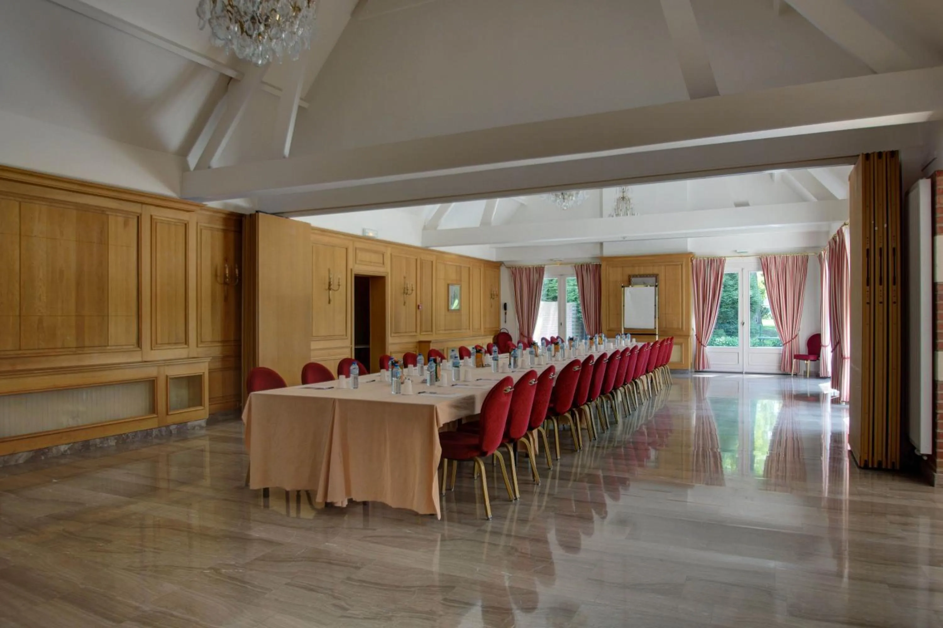 Business facilities in Hôtel Château Tilques