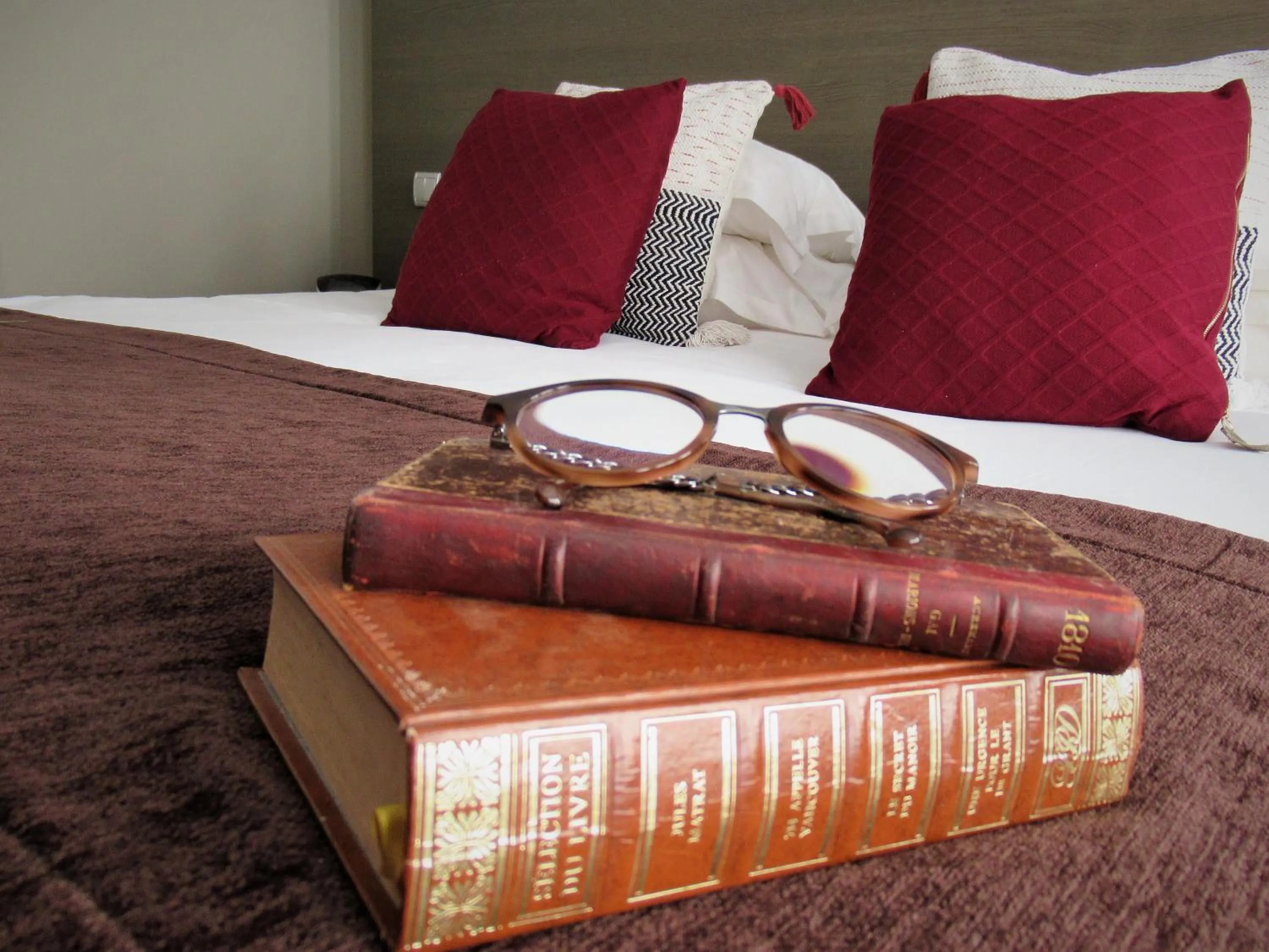 Decorative detail, Bed in Be Cottage Hotel