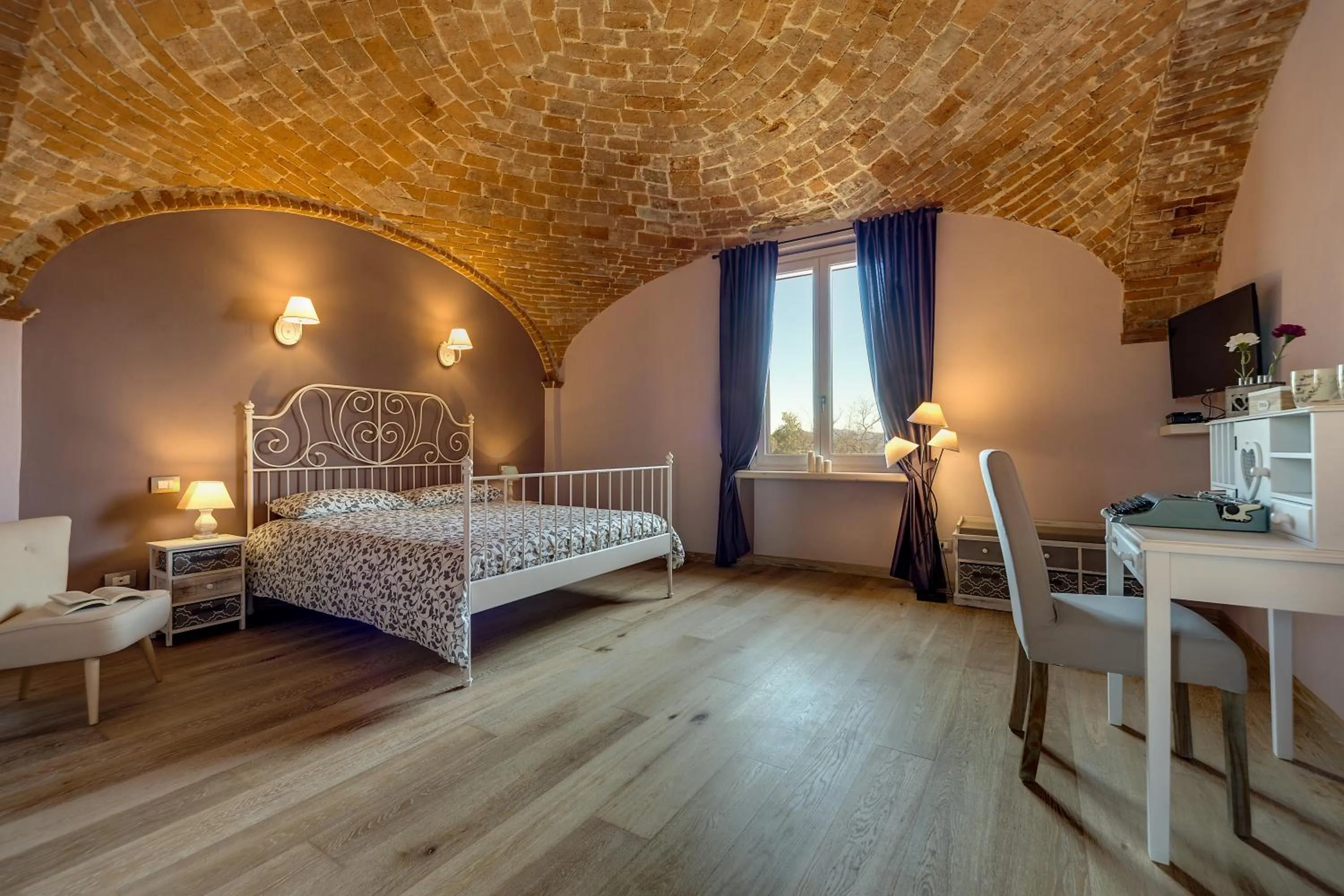 Photo of the whole room, Bed in Podere Demetra