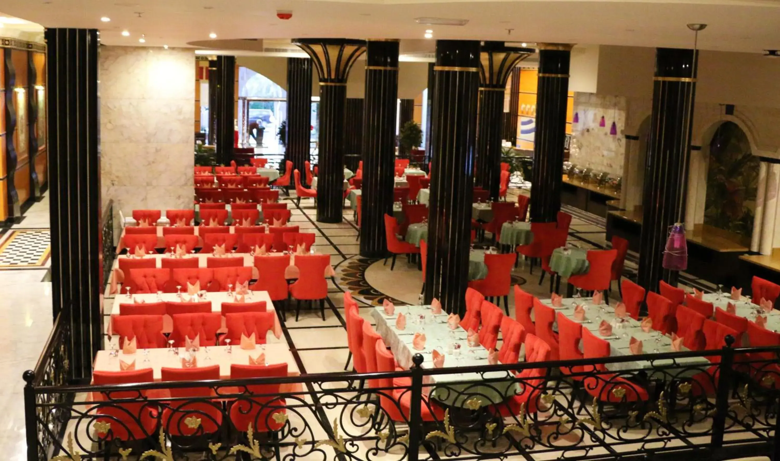 Restaurant/Places to Eat in Red Castle Hotel - Managed by Aoudi Consultants