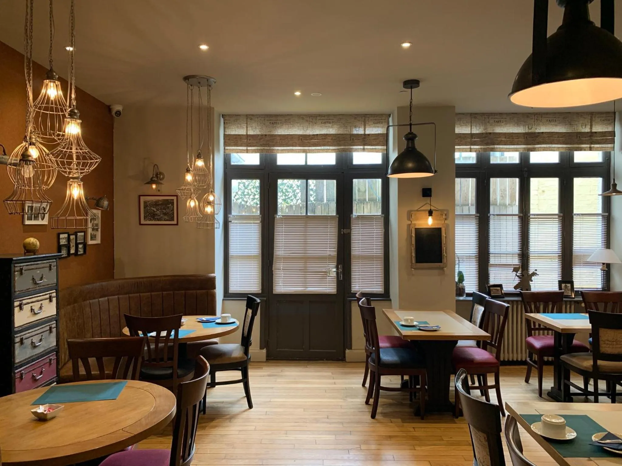 Breakfast in Hôtel Le Caddy