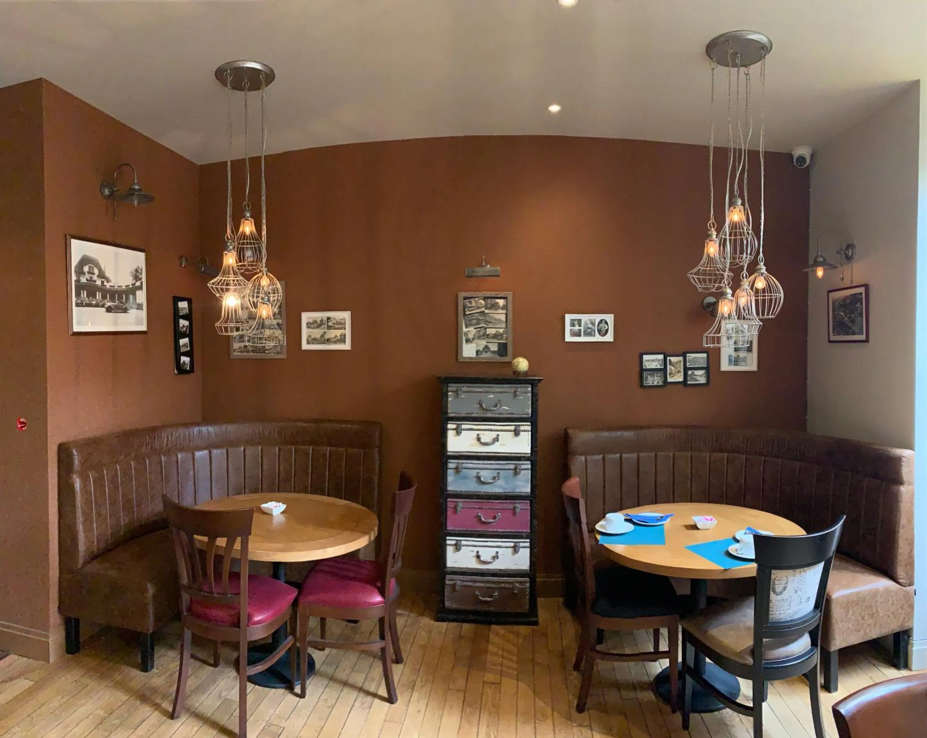 Breakfast in Hôtel Le Caddy