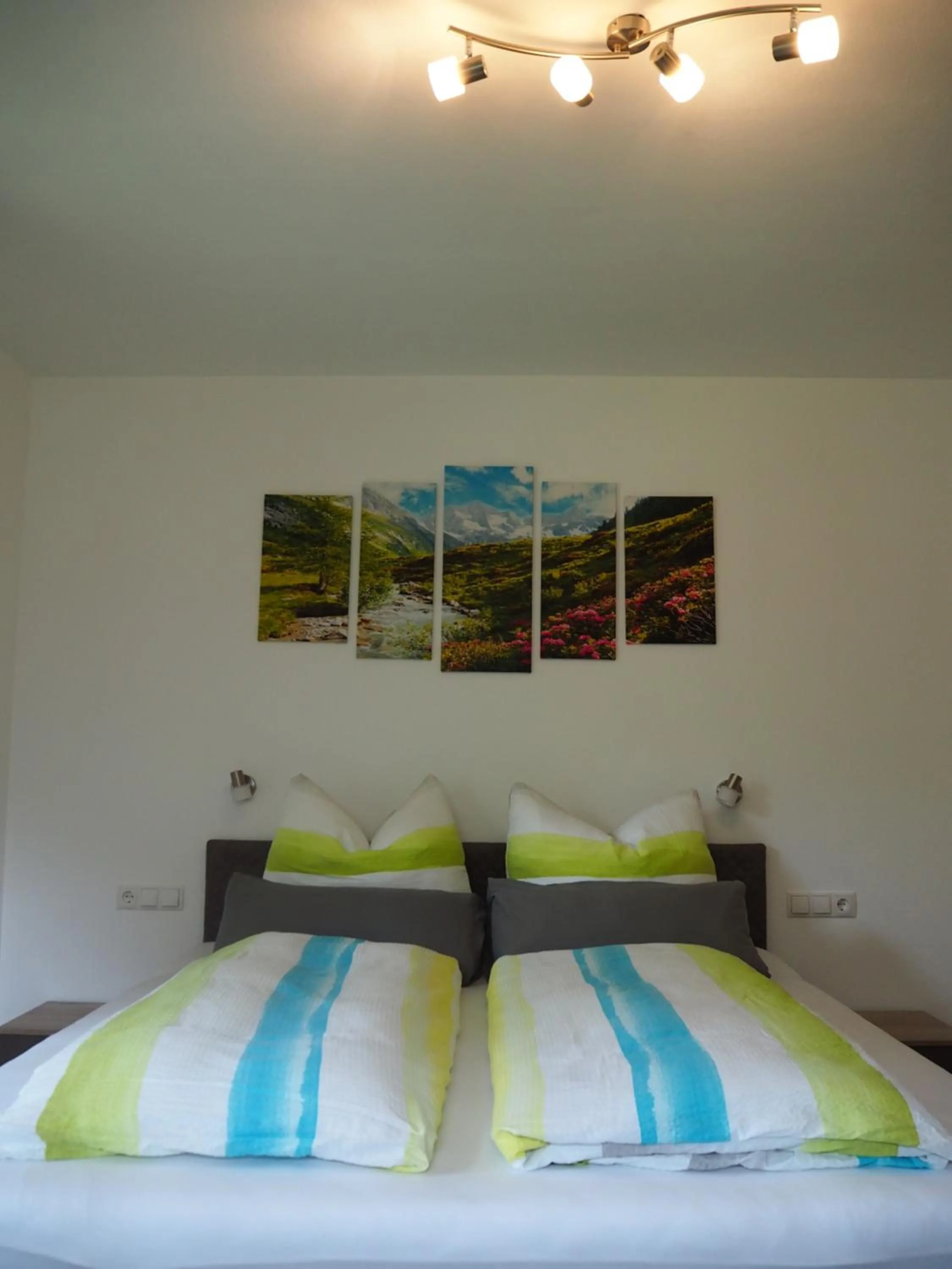 Bed in Apart Kristall
