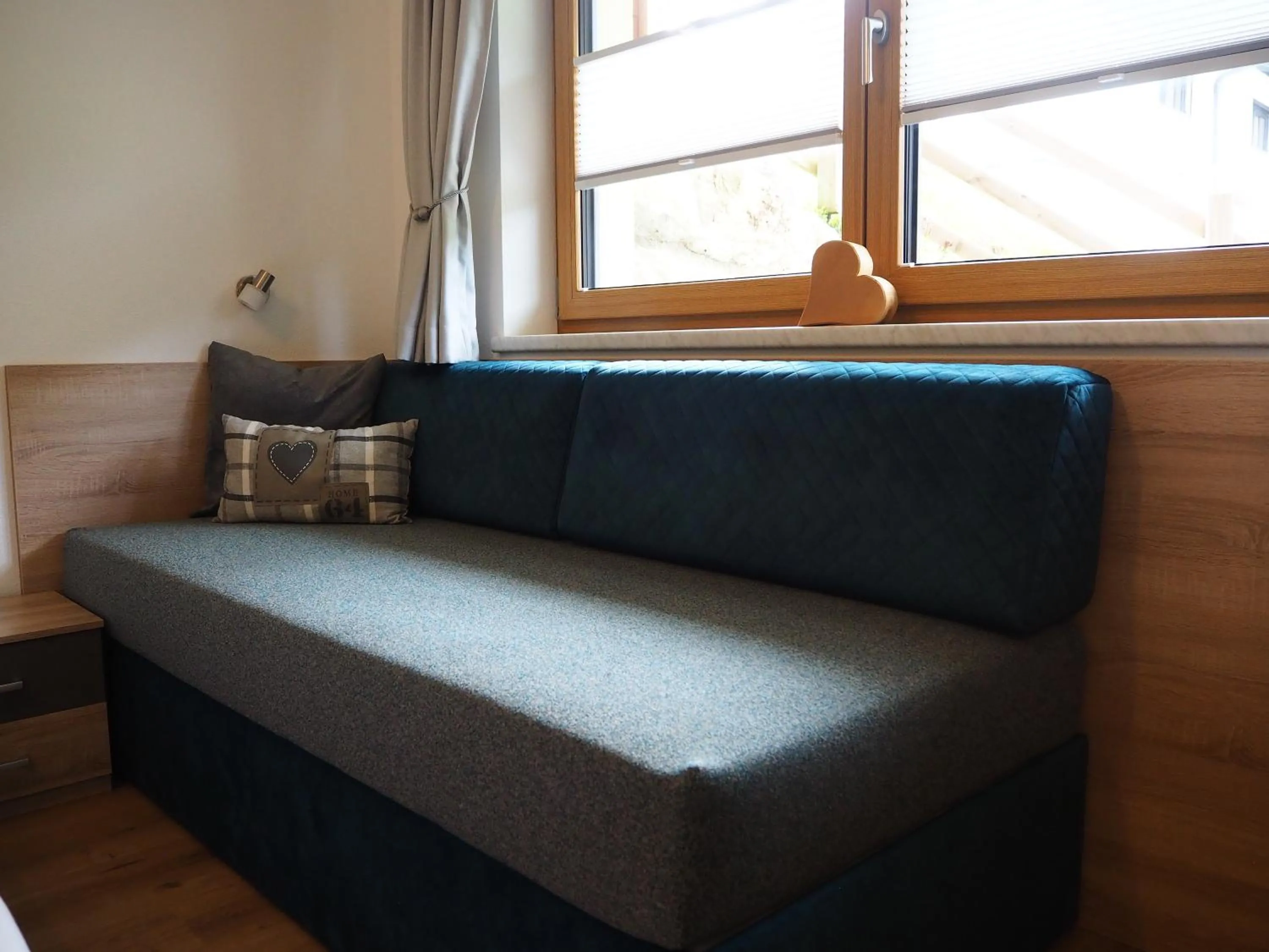Seating area, Bed in Apart Kristall