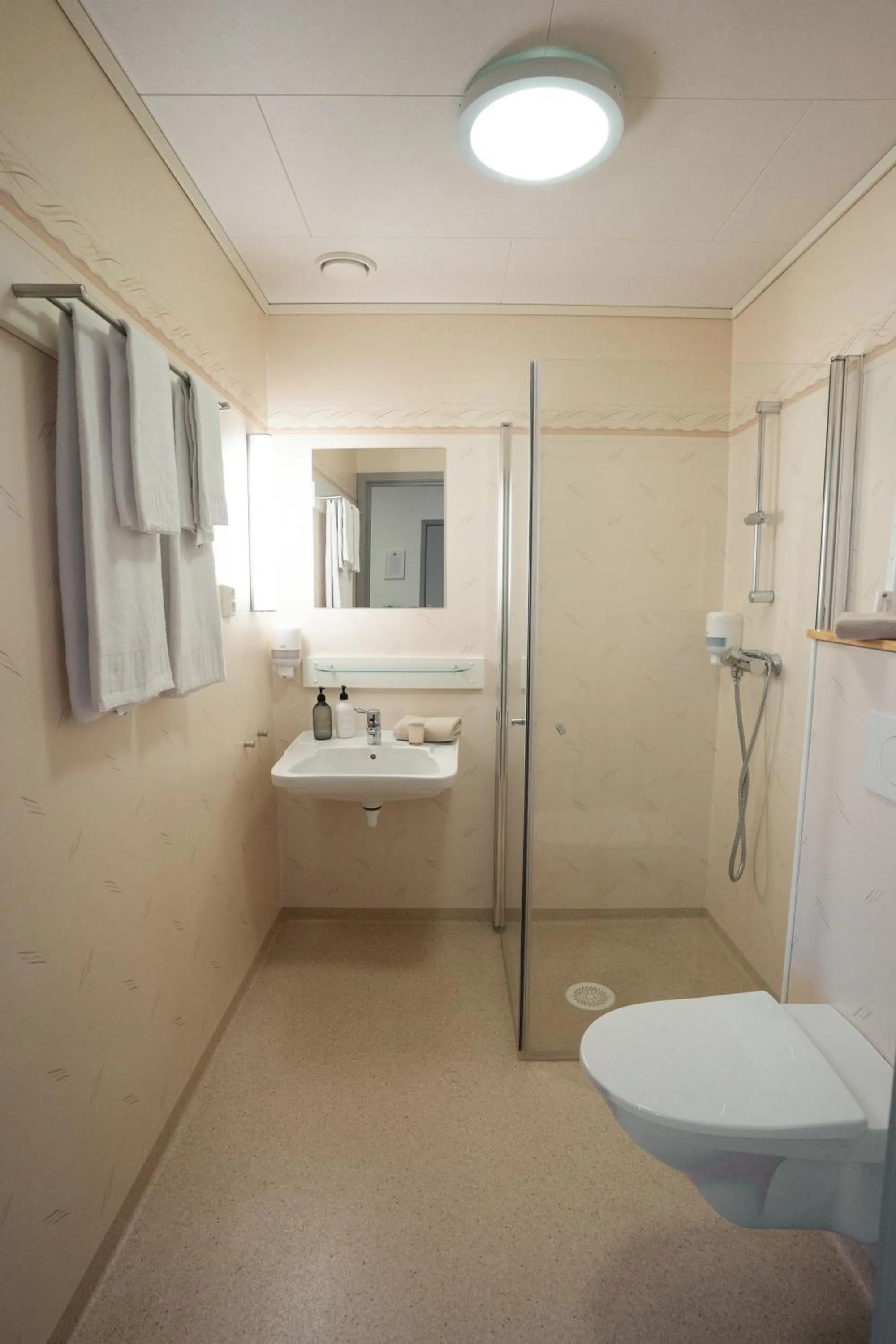 Bathroom in Bjugn Hotell