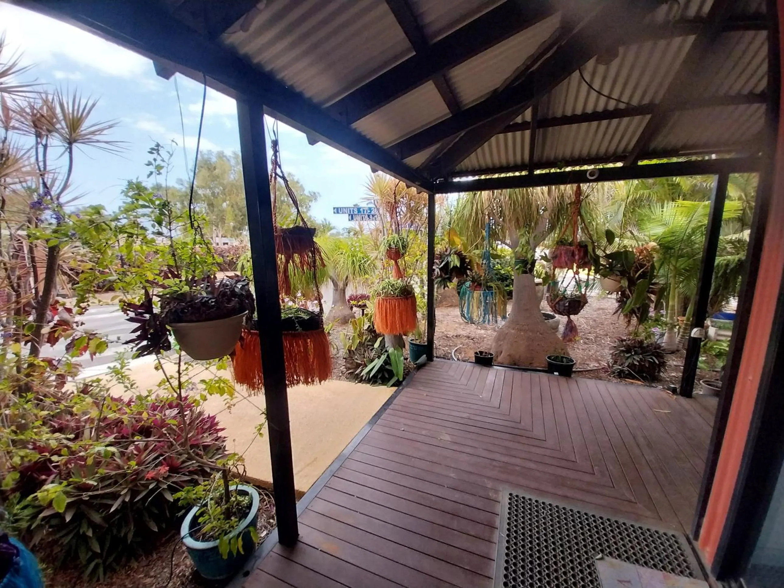 Carnarvon Central Apartments