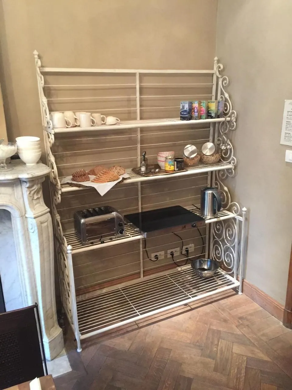 Buffet breakfast in B&B 1669