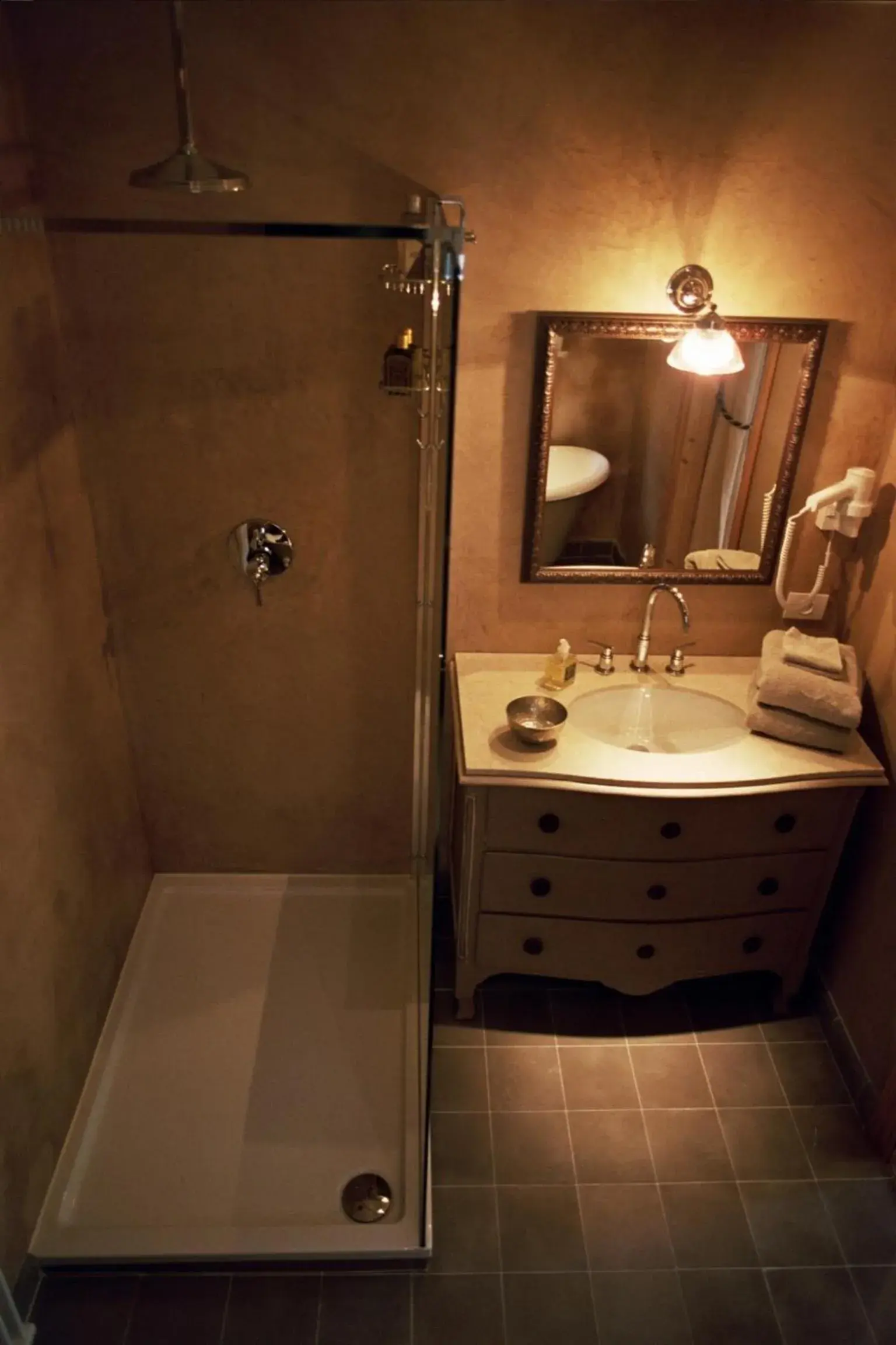 Deluxe Suite with City View in B&B 1669 Deluxe Suite with City View in B&B 1669