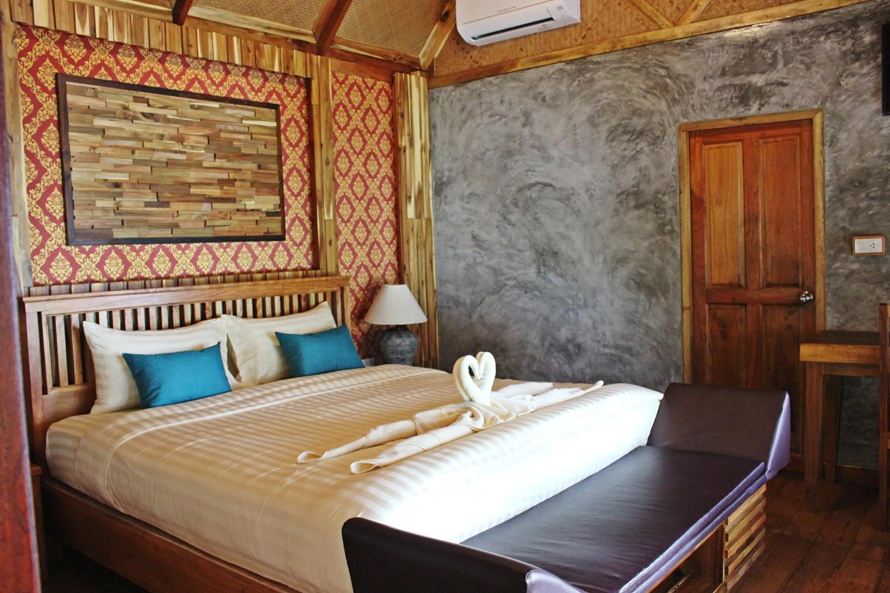 Decorative detail, Bed in Phi Phi Phu Chalet Resort