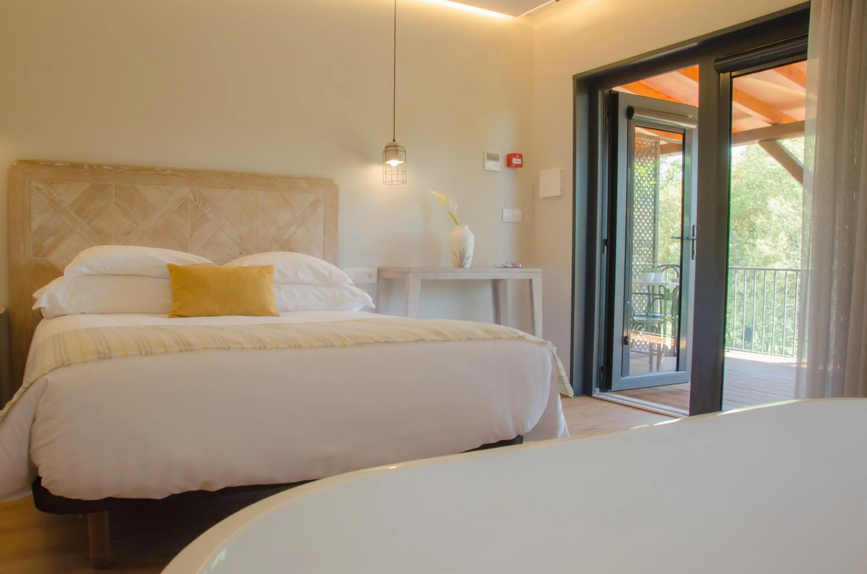 Bed in Quinta do Caminho, AL