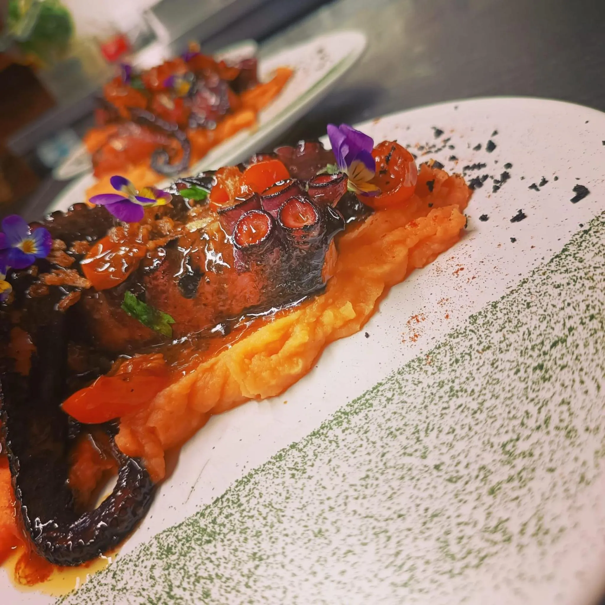 Food and drinks in Quinta do Caminho, AL