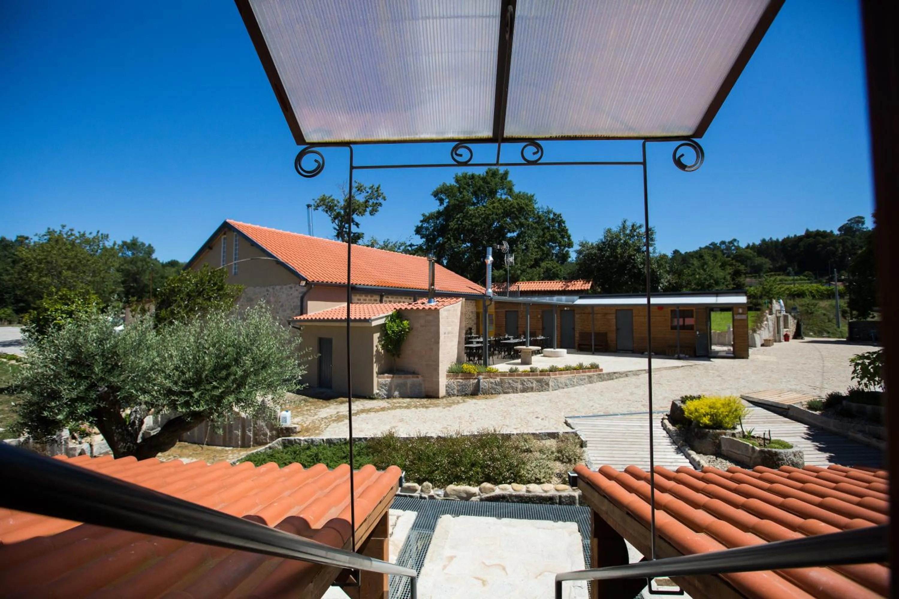 Restaurant/places to eat in Quinta do Caminho, AL