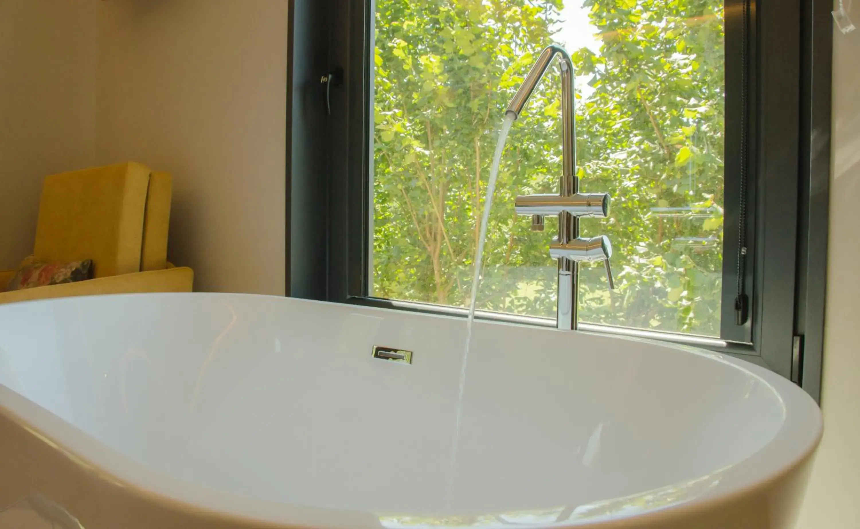 Deluxe Double Room with Balcony in Quinta do Caminho, AL Deluxe Double Room with Balcony in Quinta do Caminho, AL