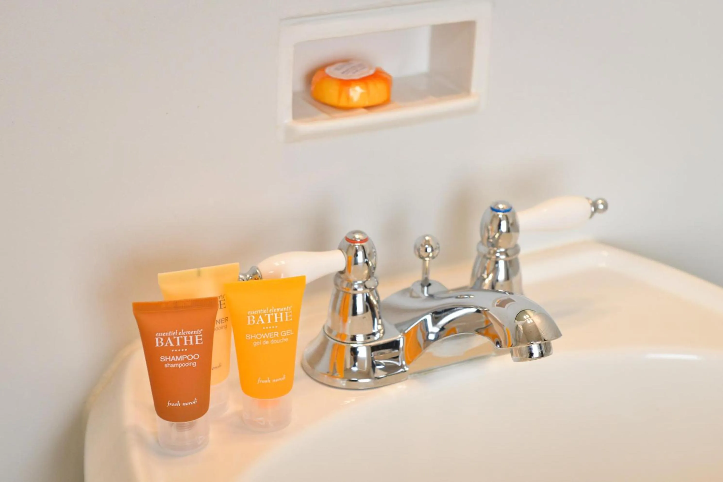 Bathroom in Penn Wells Hotel