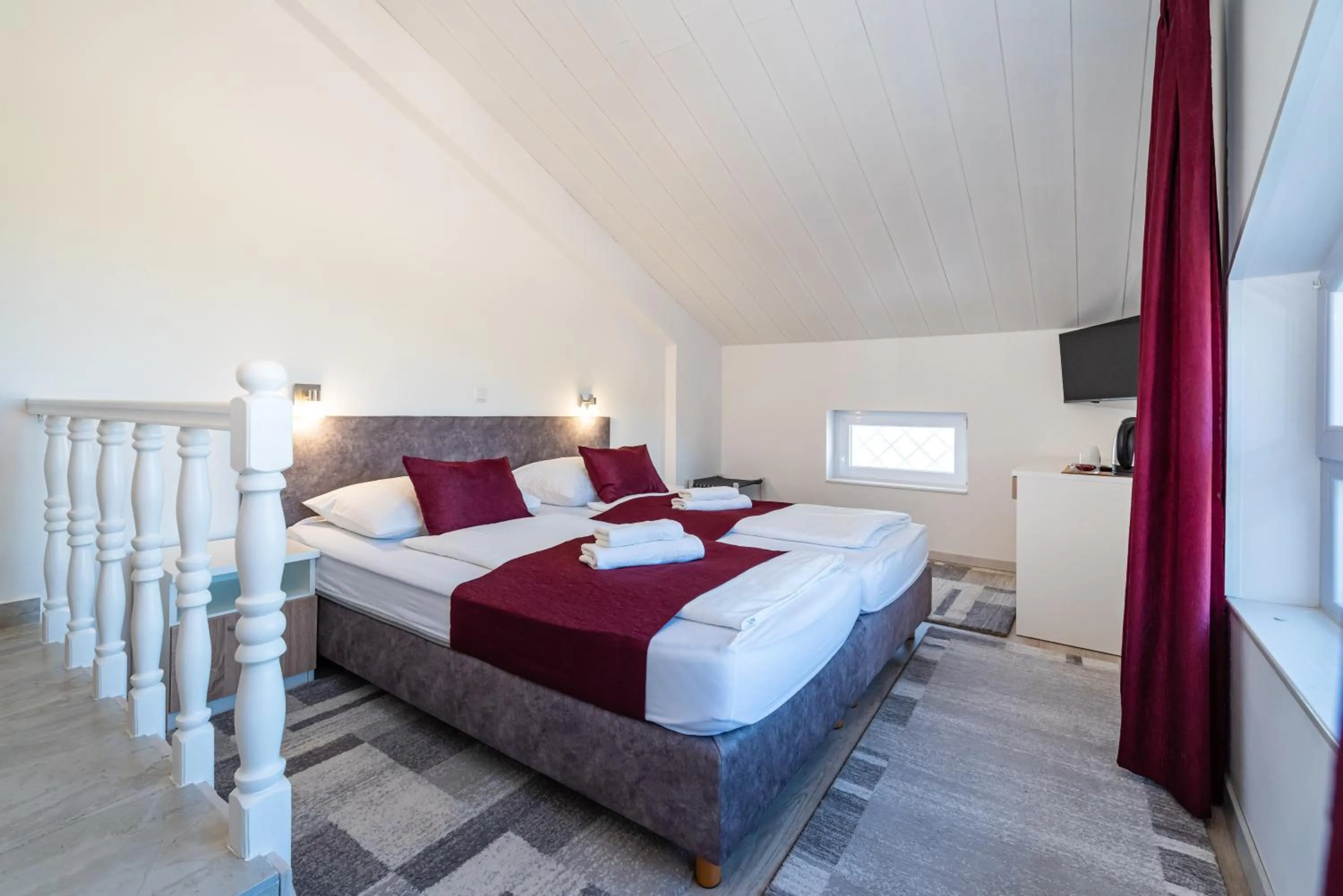 Property building, Bed in Hotel Vicko