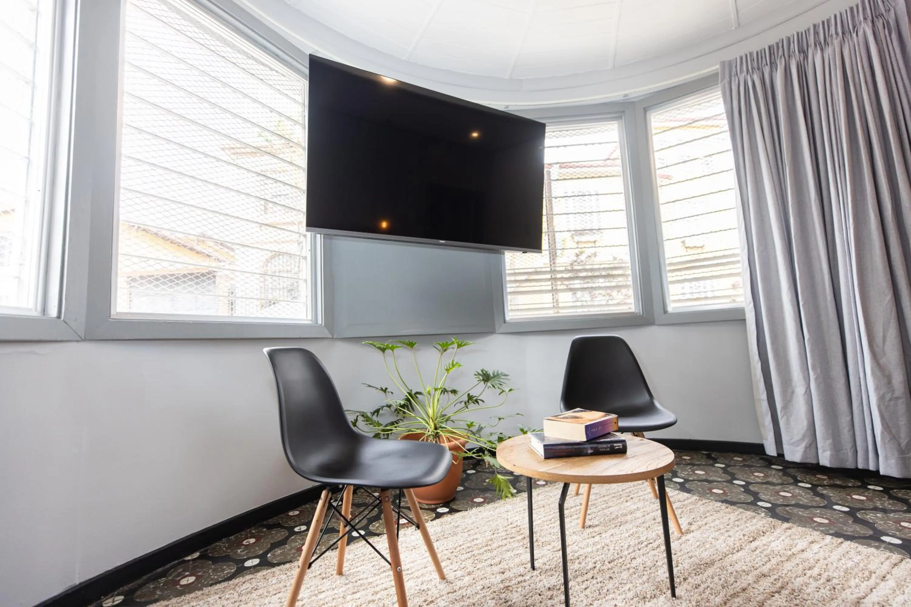 Seating area in Selina San Jose