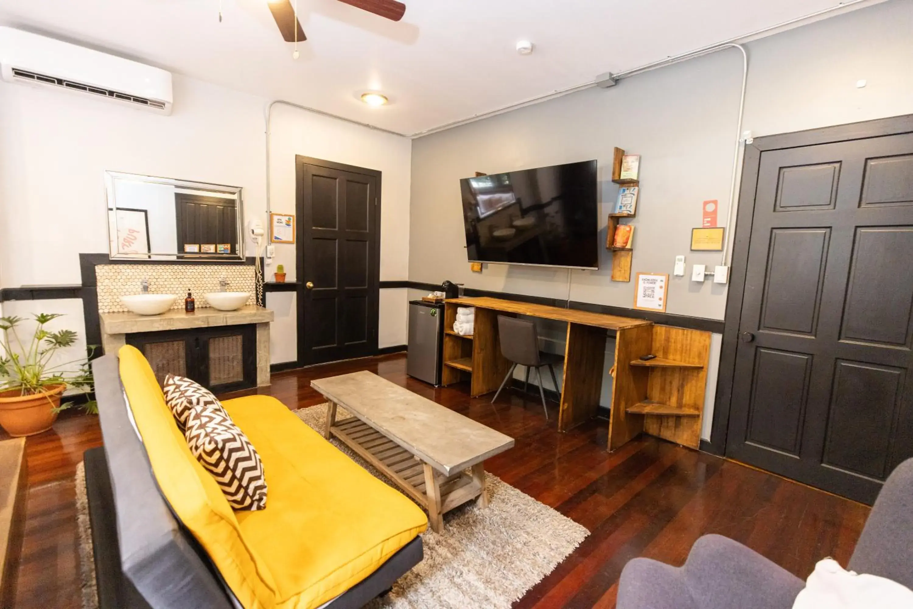 TV and multimedia in Selina San Jose TV and multimedia in Selina San Jose