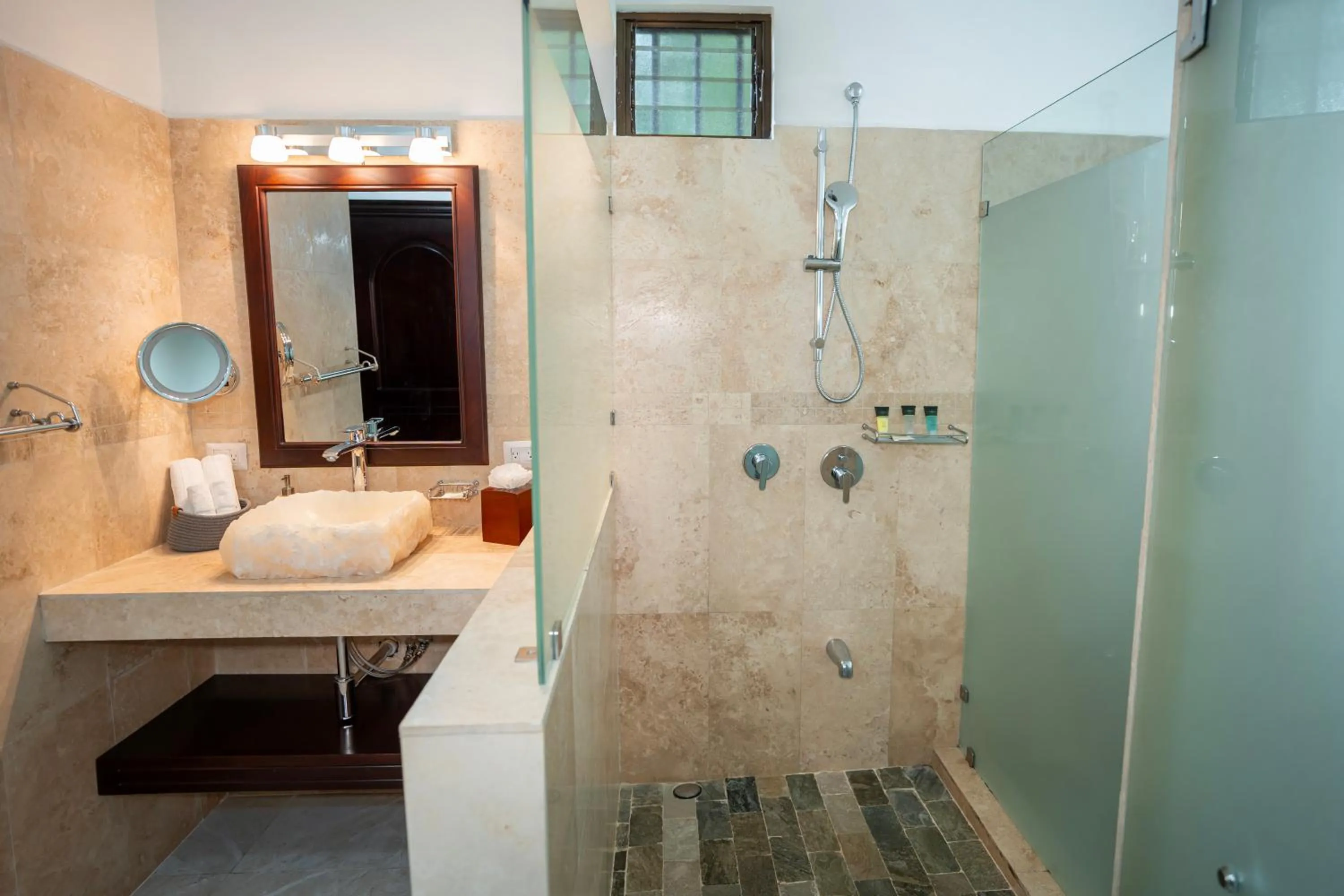 Shower in Paradise Hot Springs - Thermal Water & Volcano Views