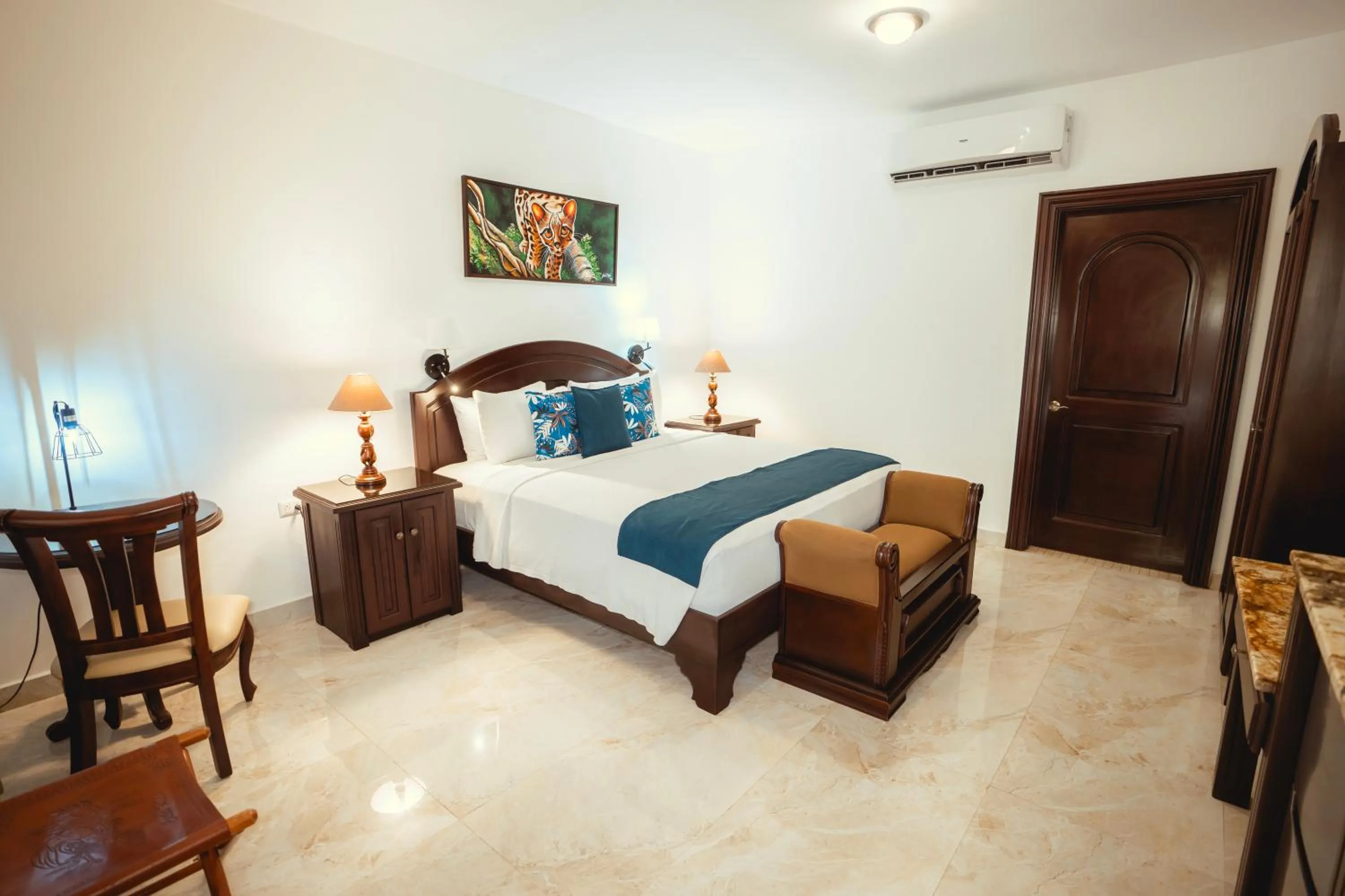 Bed in Paradise Hot Springs - Thermal Water & Volcano Views