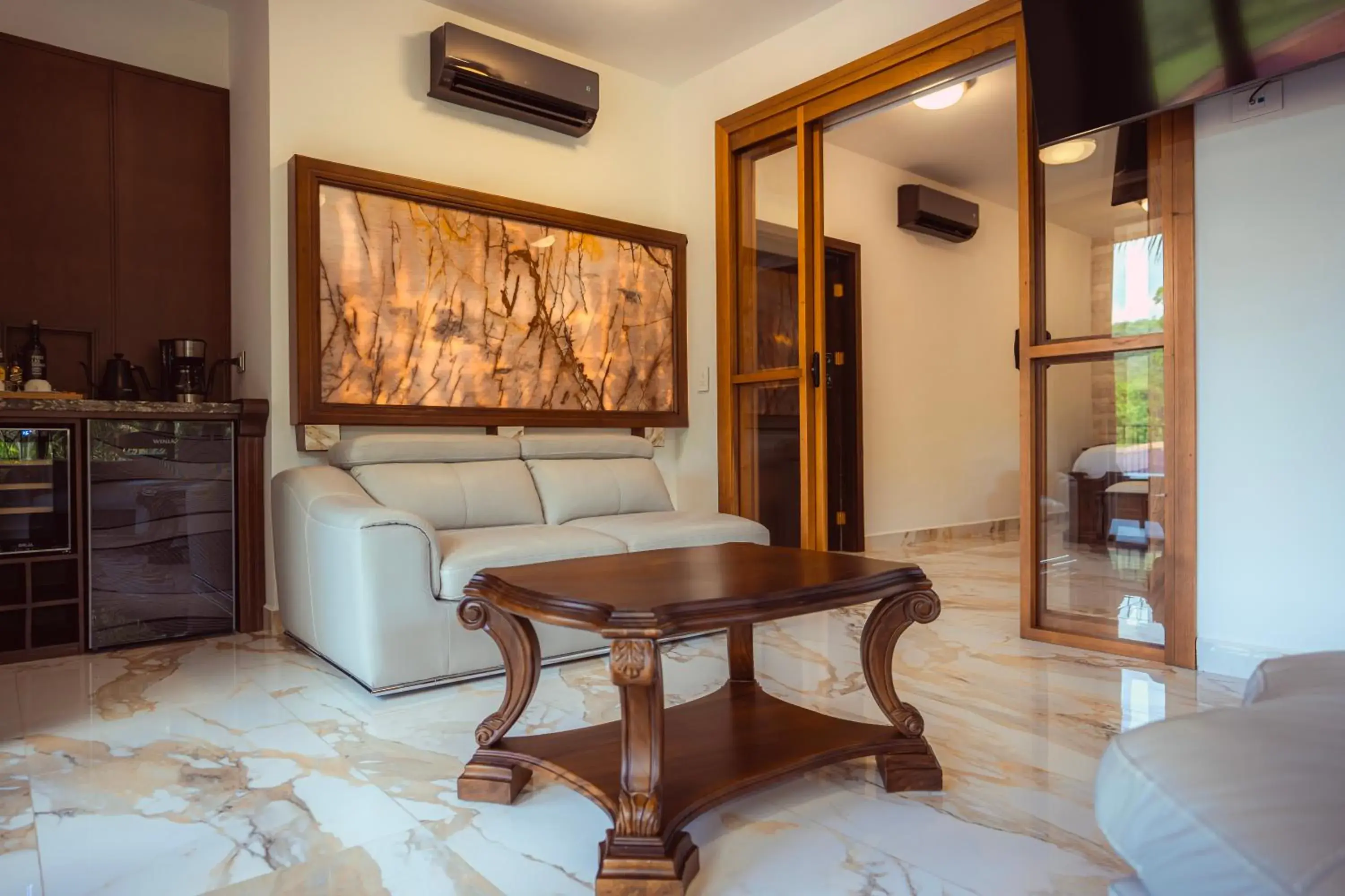 Living room in Paradise Hot Springs - Thermal Water & Volcano Views Living room in Paradise Hot Springs - Thermal Water & Volcano Views