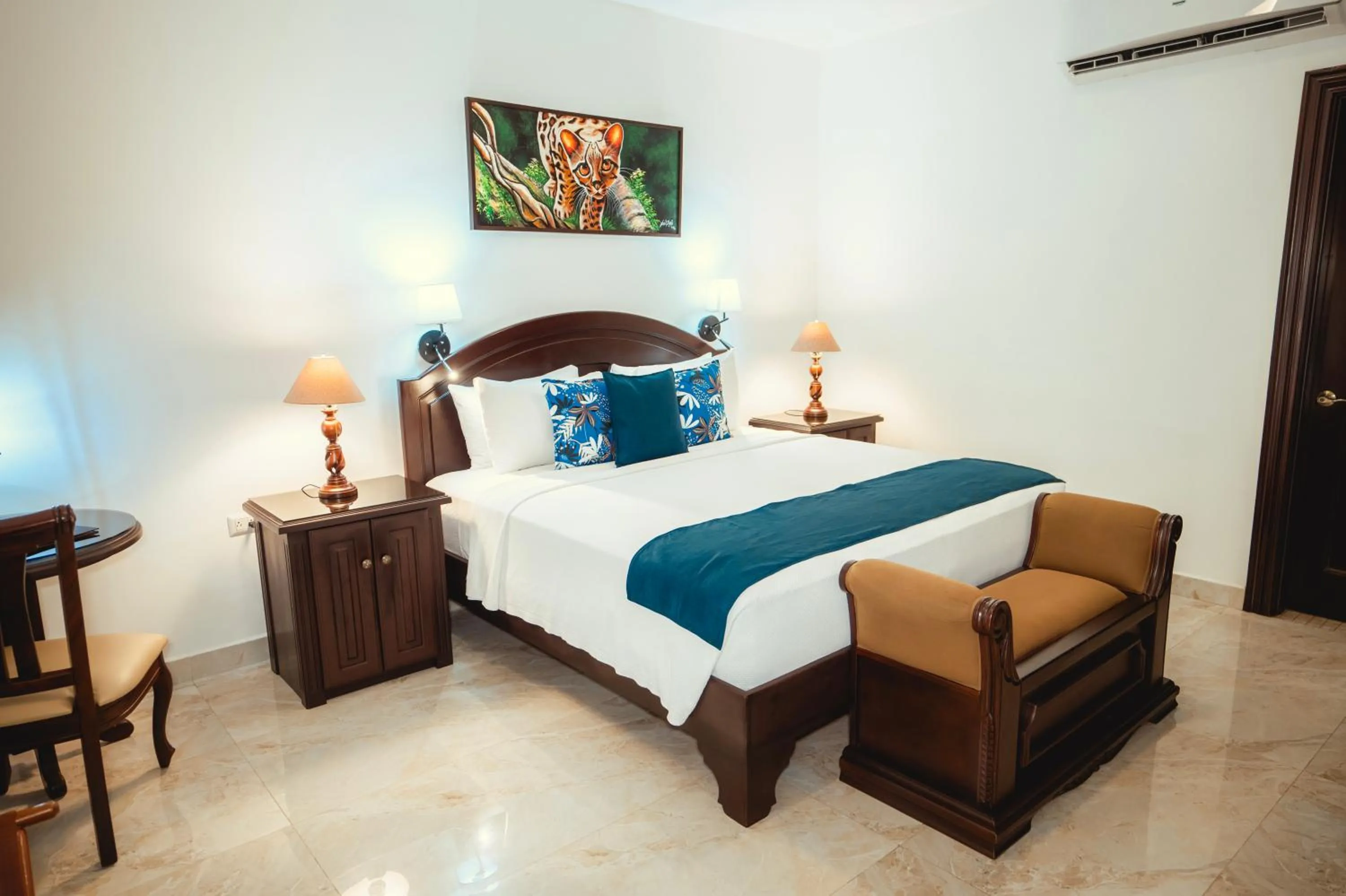 Bed in Paradise Hot Springs - Thermal Water & Volcano Views