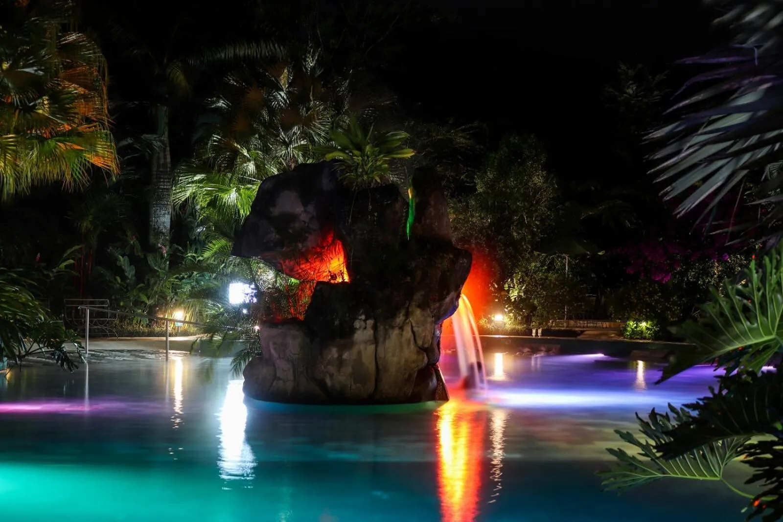 Garden in Paradise Hot Springs - Thermal Water & Volcano Views