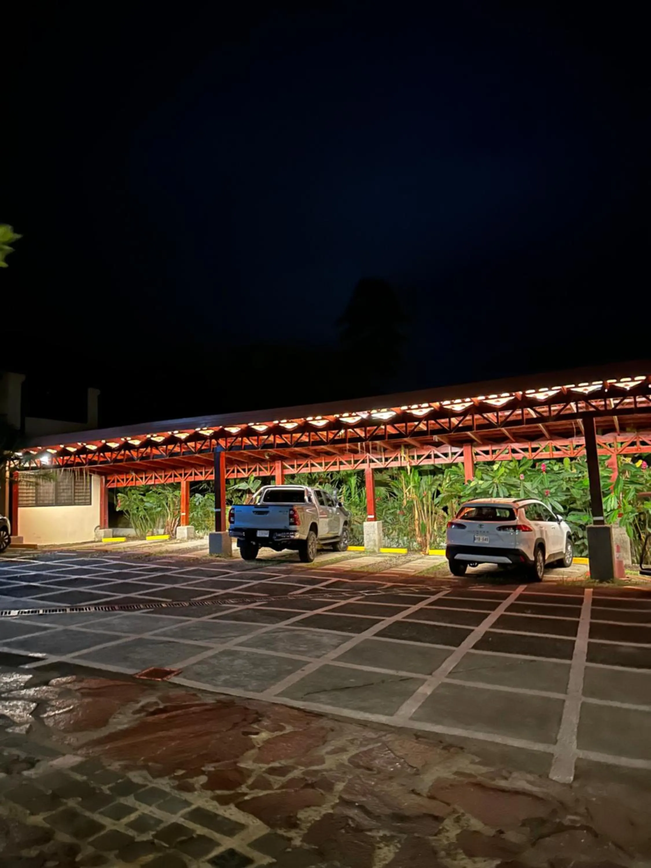Parking in Paradise Hot Springs - Thermal Water & Volcano Views