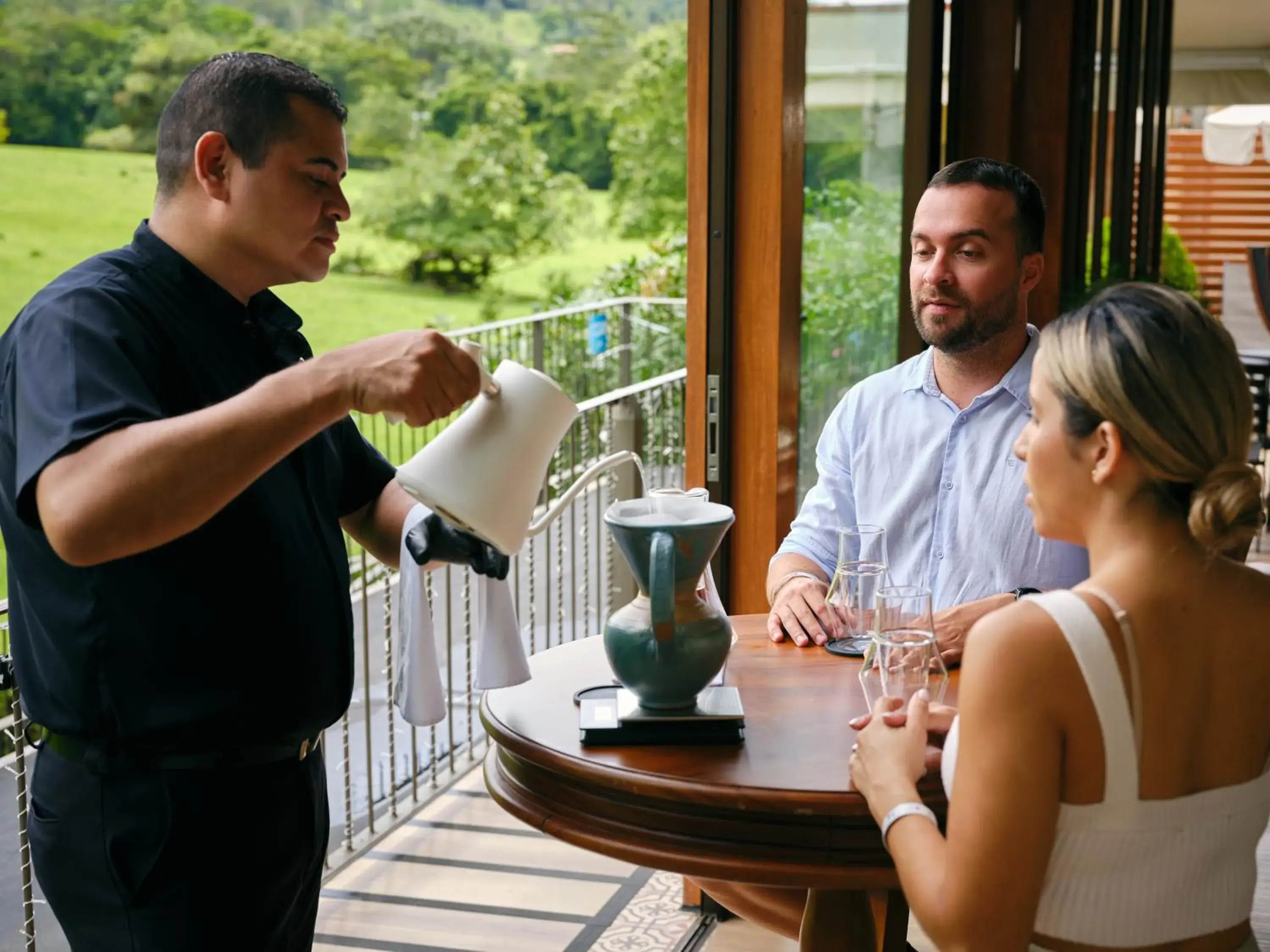 Restaurant/places to eat in Paradise Hot Springs - Thermal Water & Volcano Views Restaurant/places to eat in Paradise Hot Springs - Thermal Water & Volcano Views