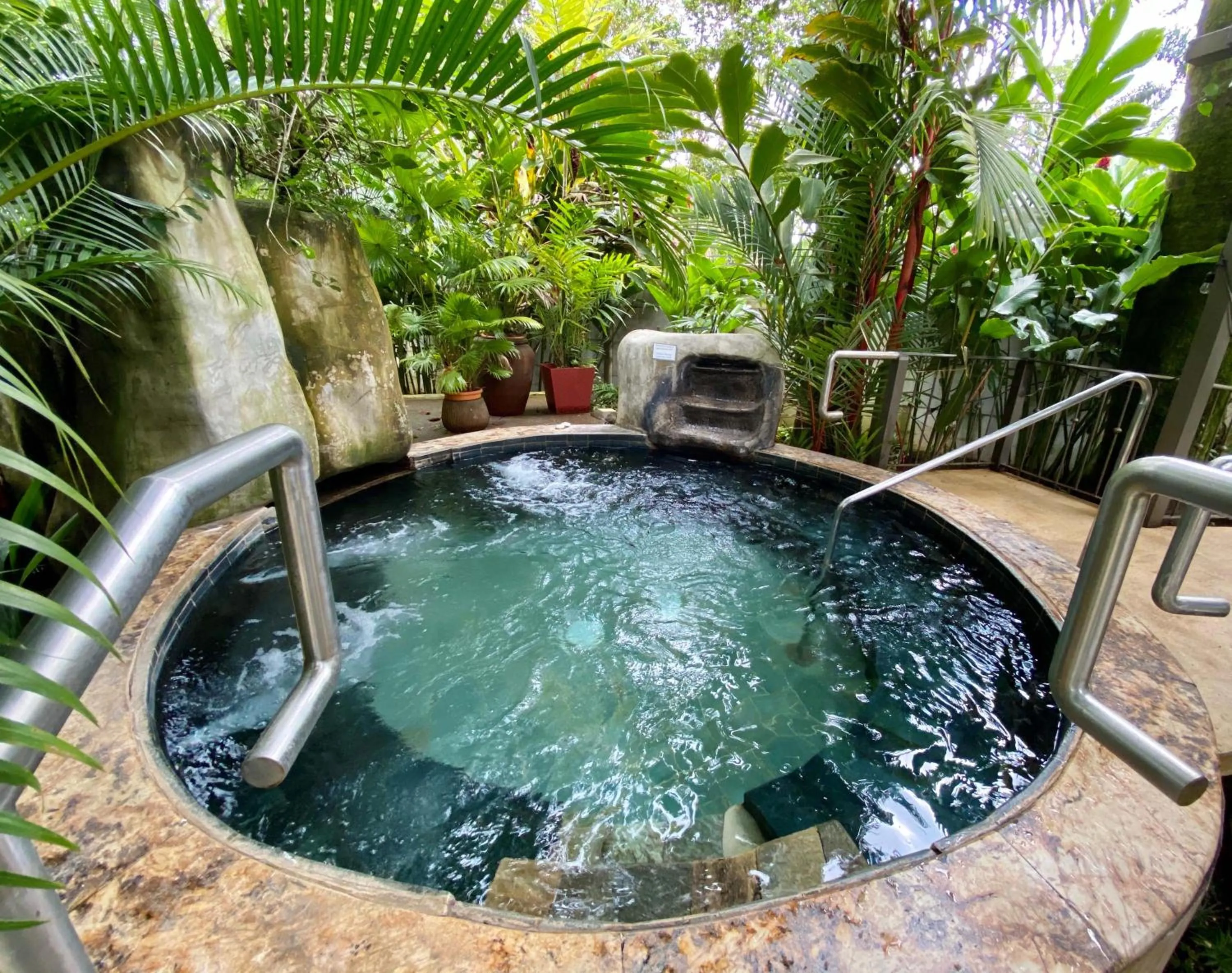 Swimming pool in Paradise Hot Springs - Thermal Water & Volcano Views
