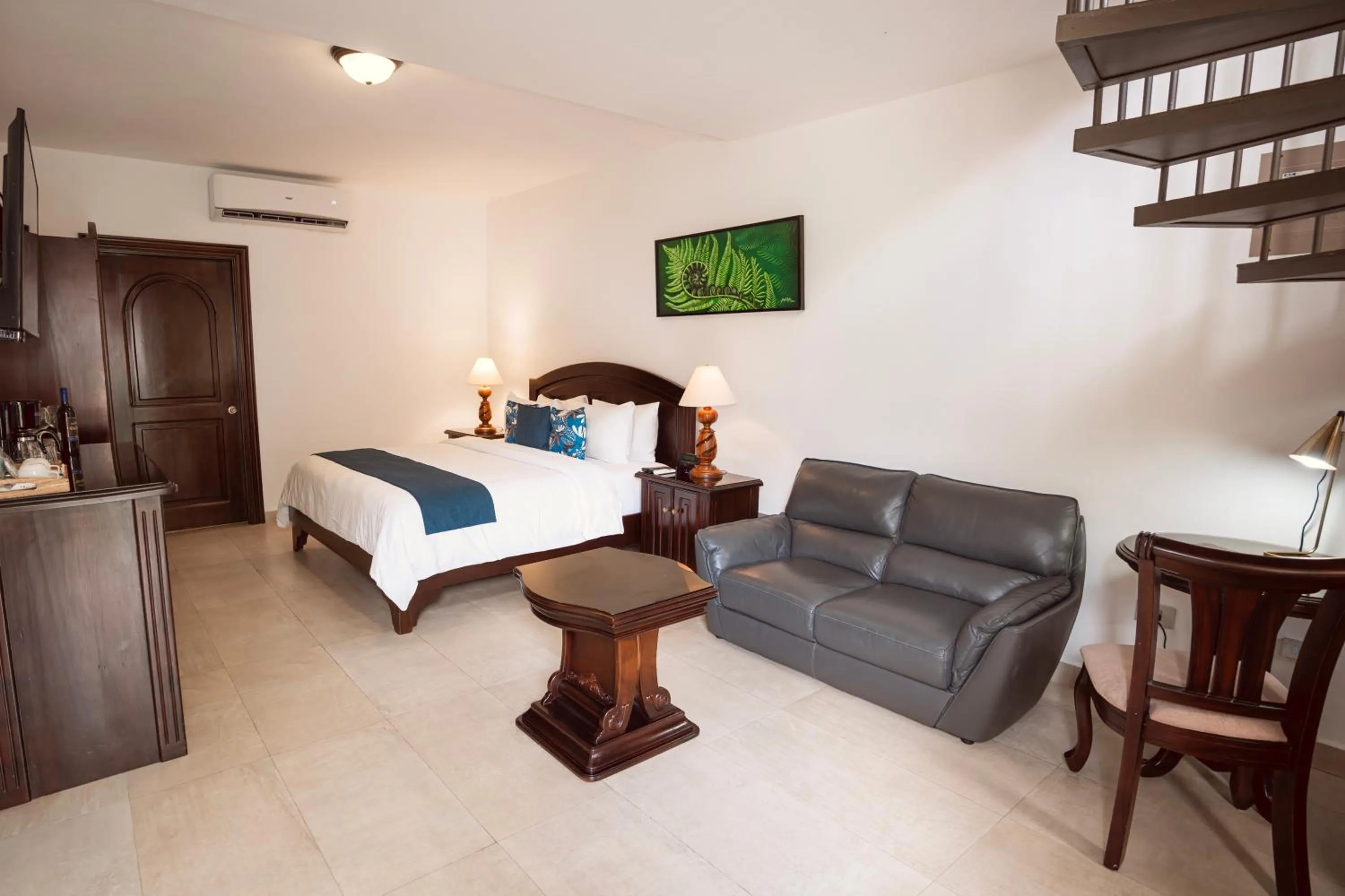 Bed in Paradise Hot Springs - Thermal Water & Volcano Views