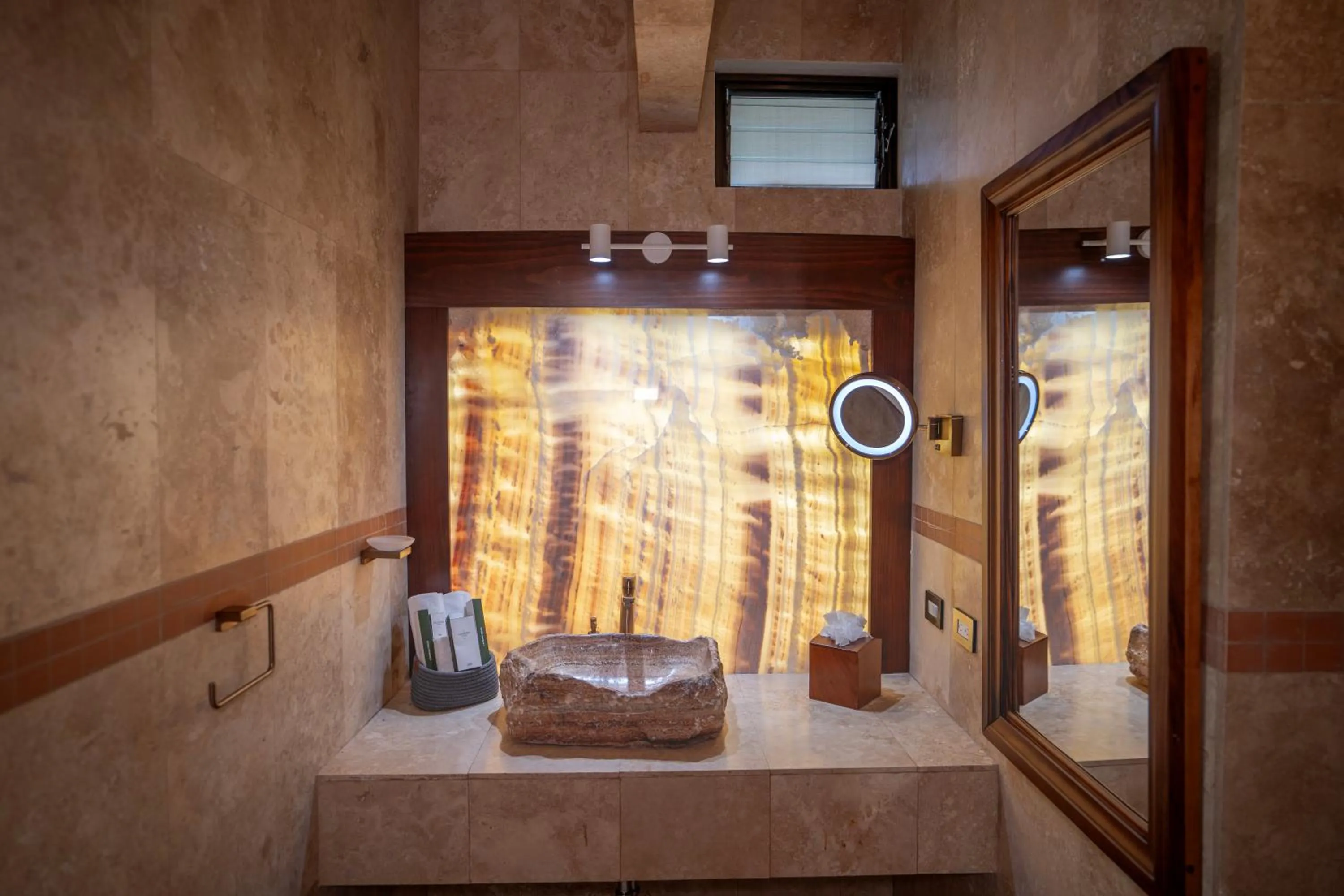 Bathroom in Paradise Hot Springs - Thermal Water & Volcano Views