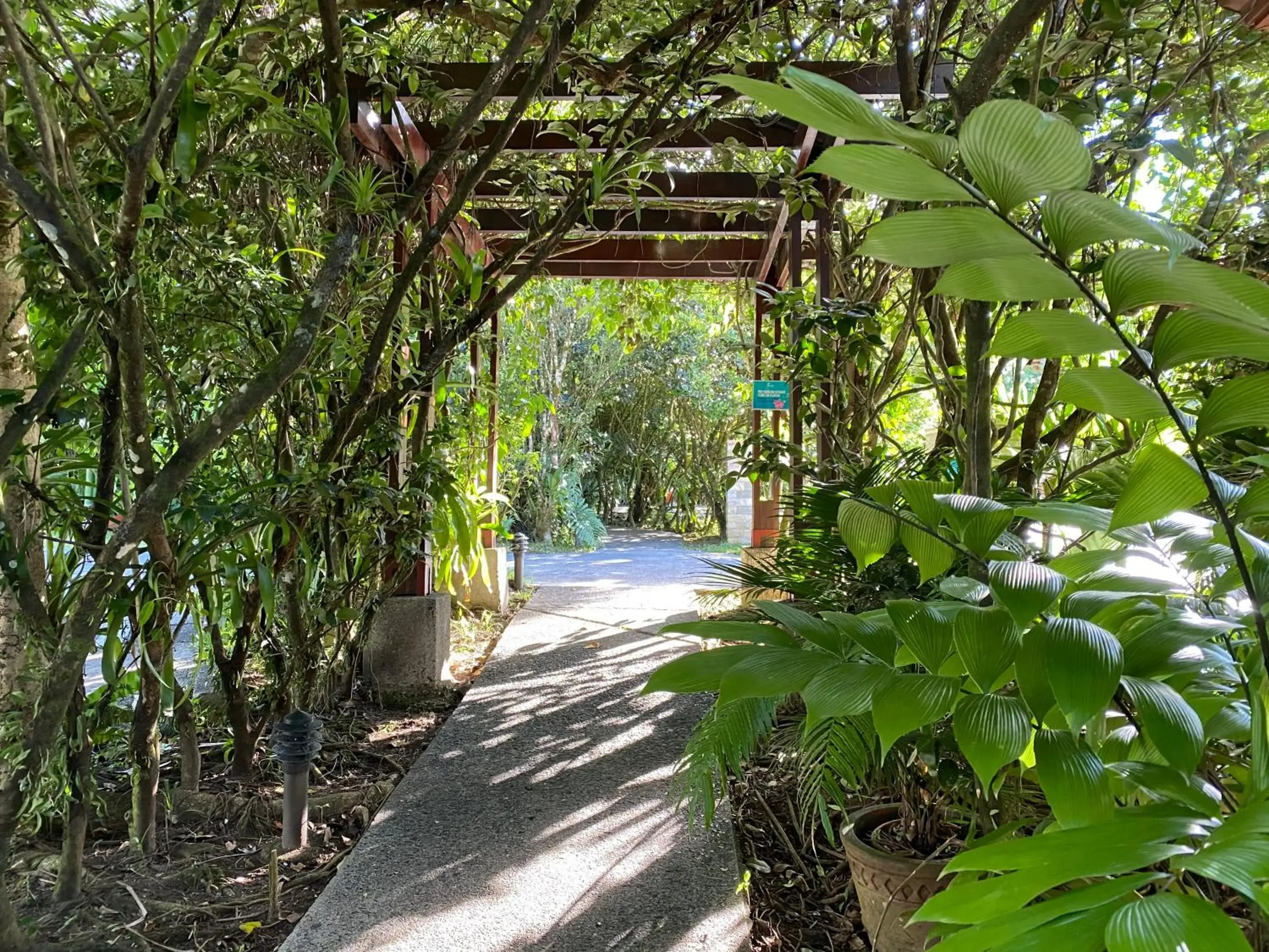 Property building in Paradise Hot Springs - Thermal Water & Volcano Views Property building in Paradise Hot Springs - Thermal Water & Volcano Views