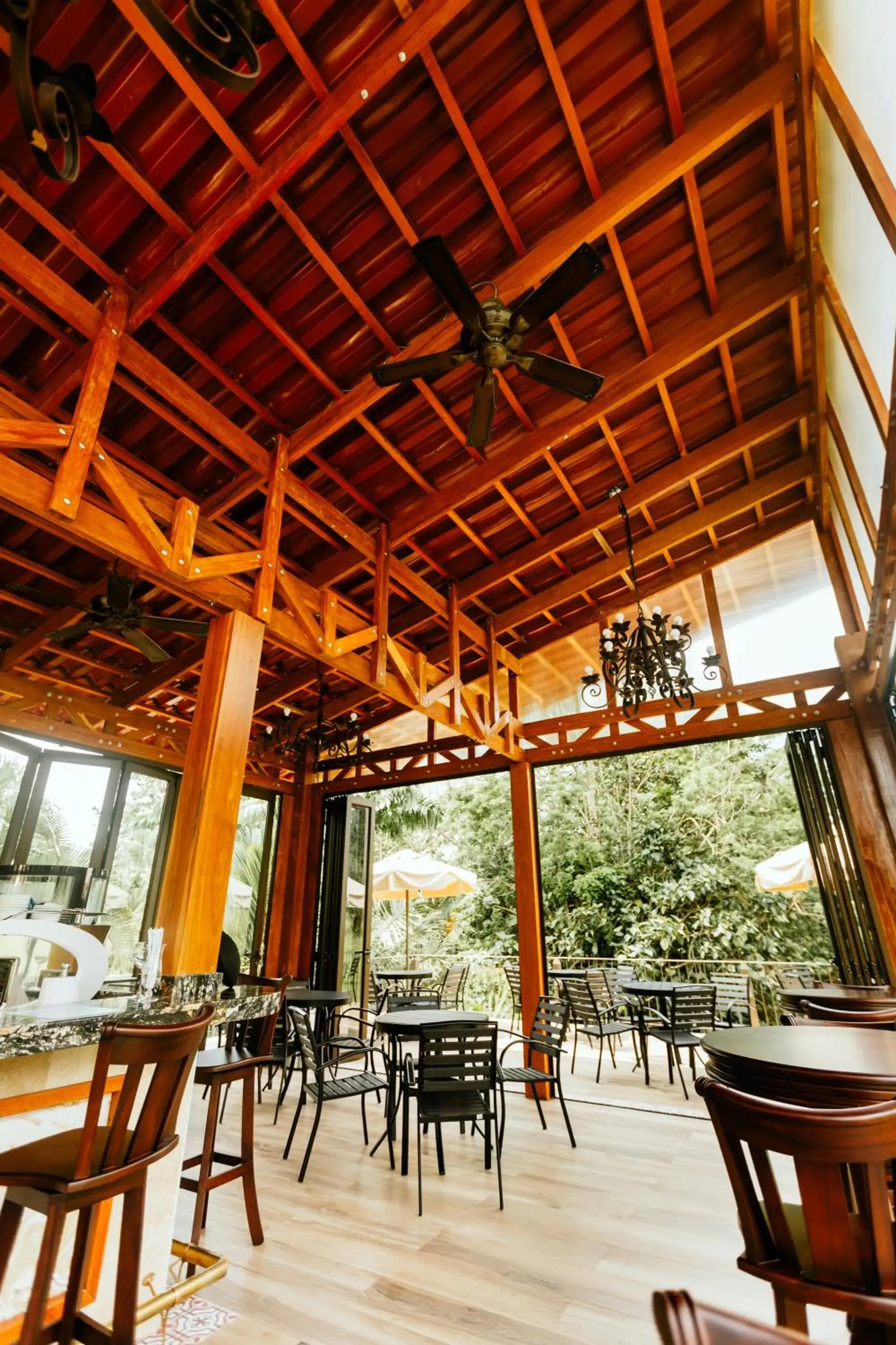 Restaurant/places to eat in Paradise Hot Springs - Thermal Water & Volcano Views Restaurant/places to eat in Paradise Hot Springs - Thermal Water & Volcano Views