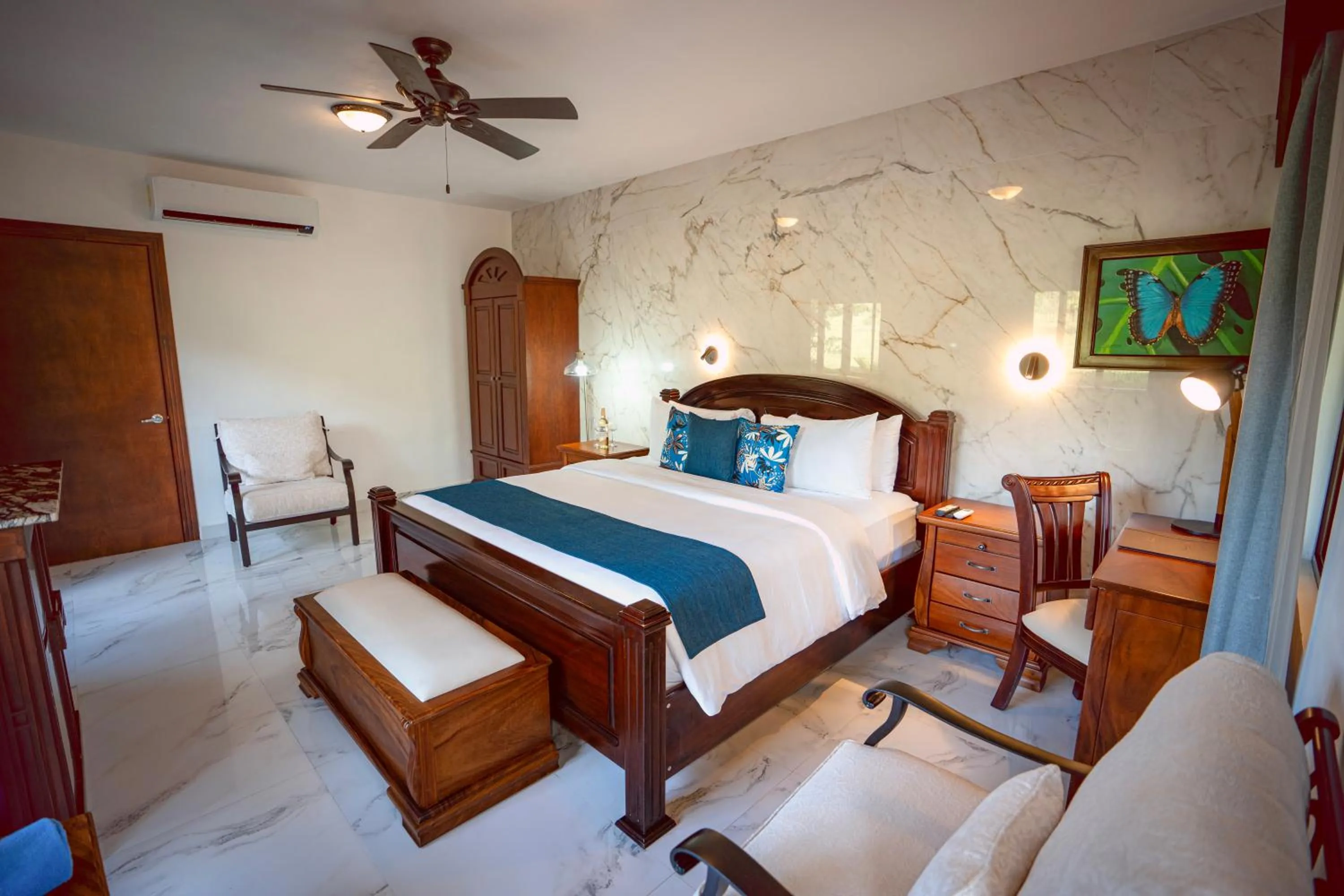 Bed in Paradise Hot Springs - Thermal Water & Volcano Views