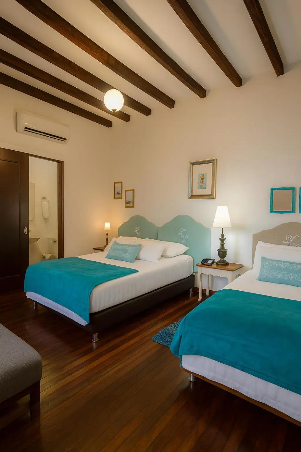 Bed in Leclerc Hotel Boutique Cali Granada