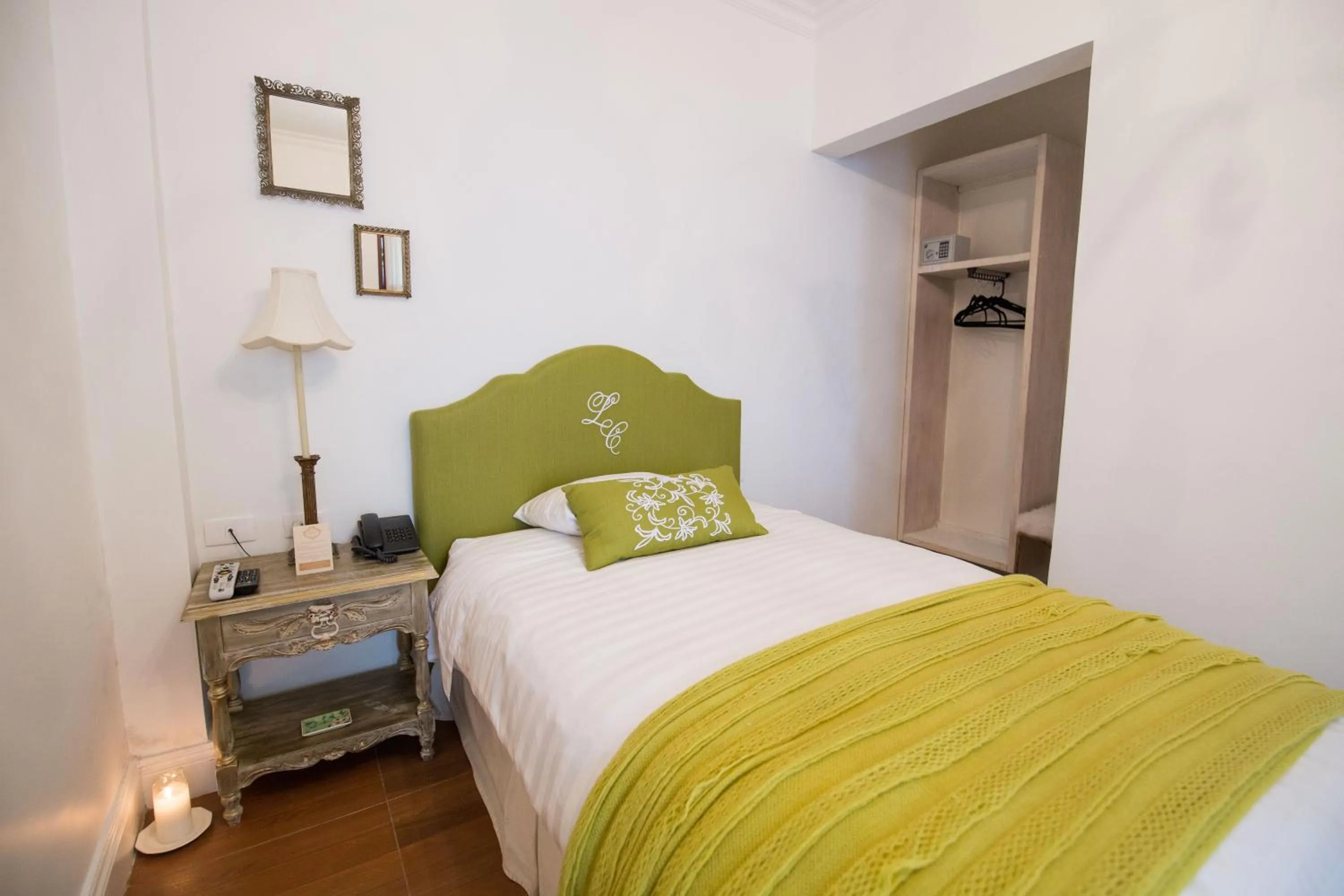 Bed in Leclerc Hotel Boutique Cali Granada