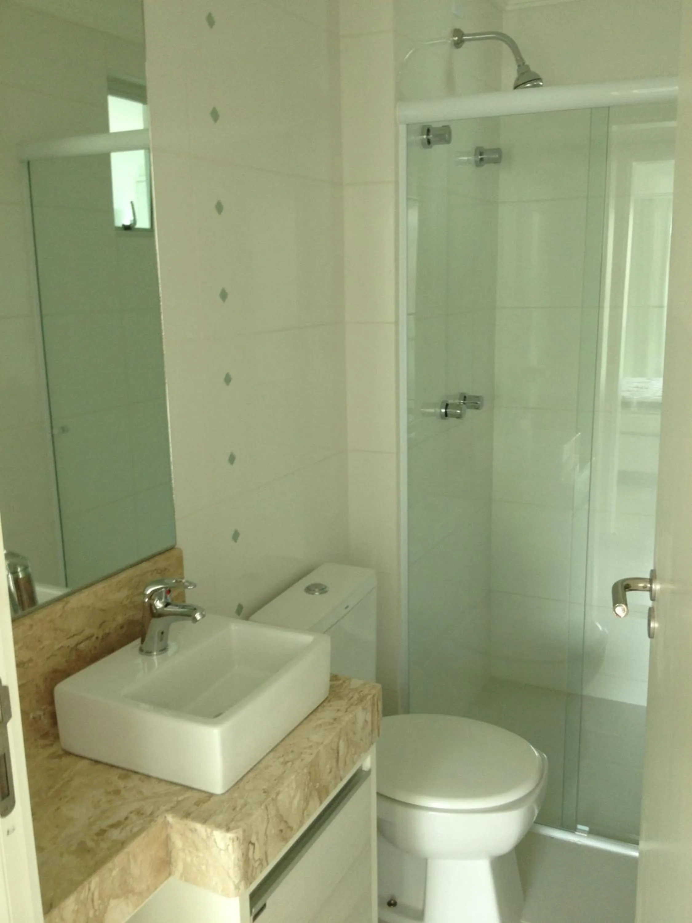 Bathroom in Atalanta I