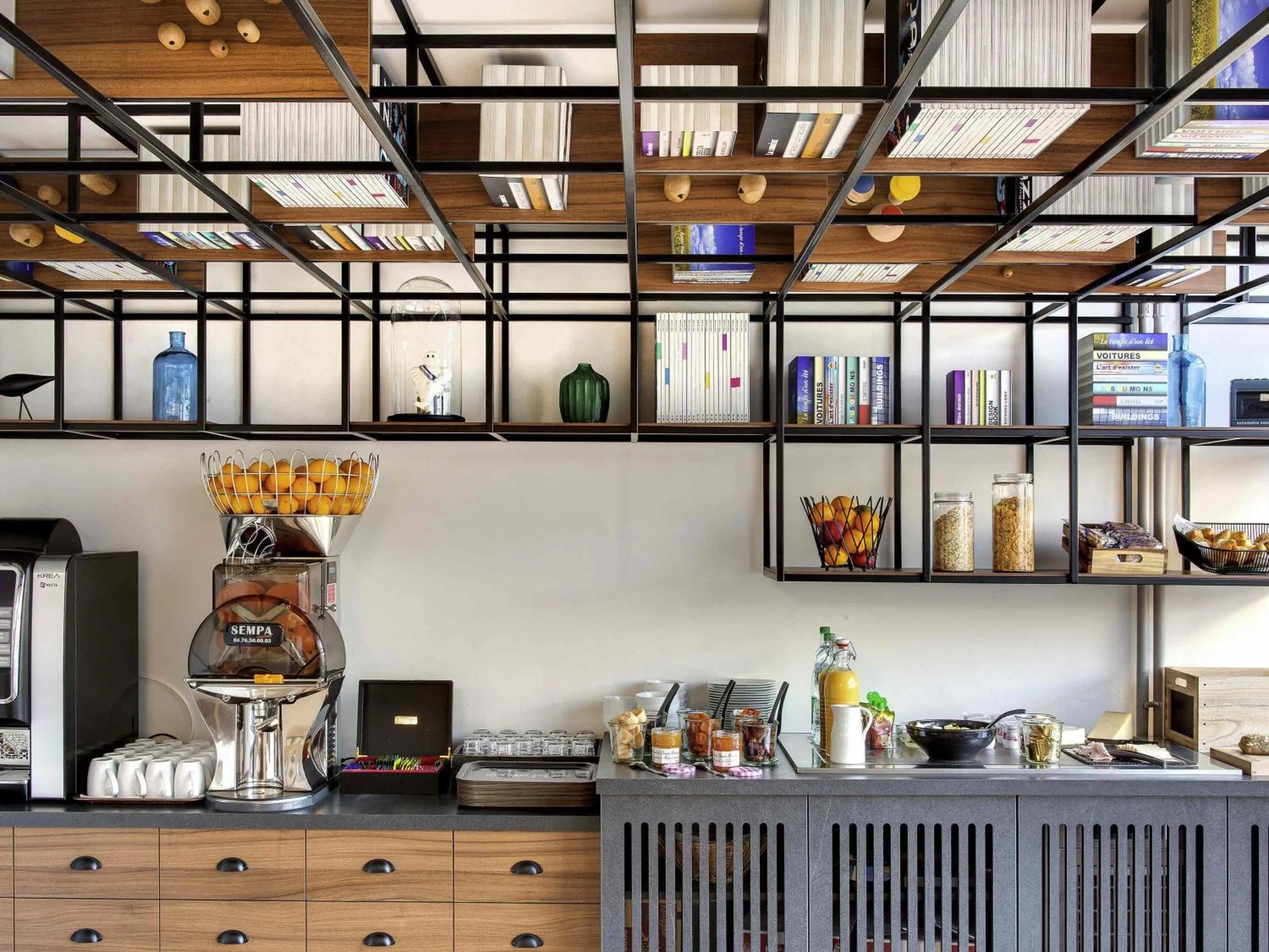 Breakfast in Hôtel ibis Styles Clermont-Ferrand Gare