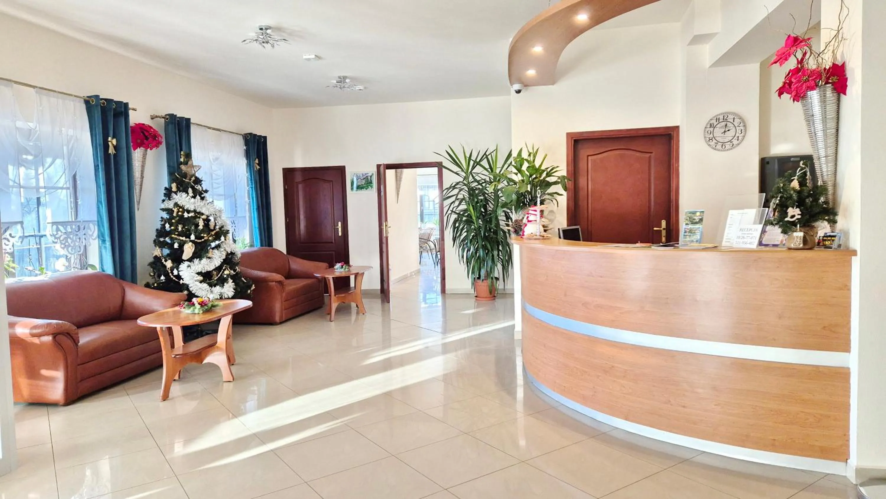Lobby or reception in VILLA MEDICA - z ogrzewanym basenem i pełnym wyżywieniem