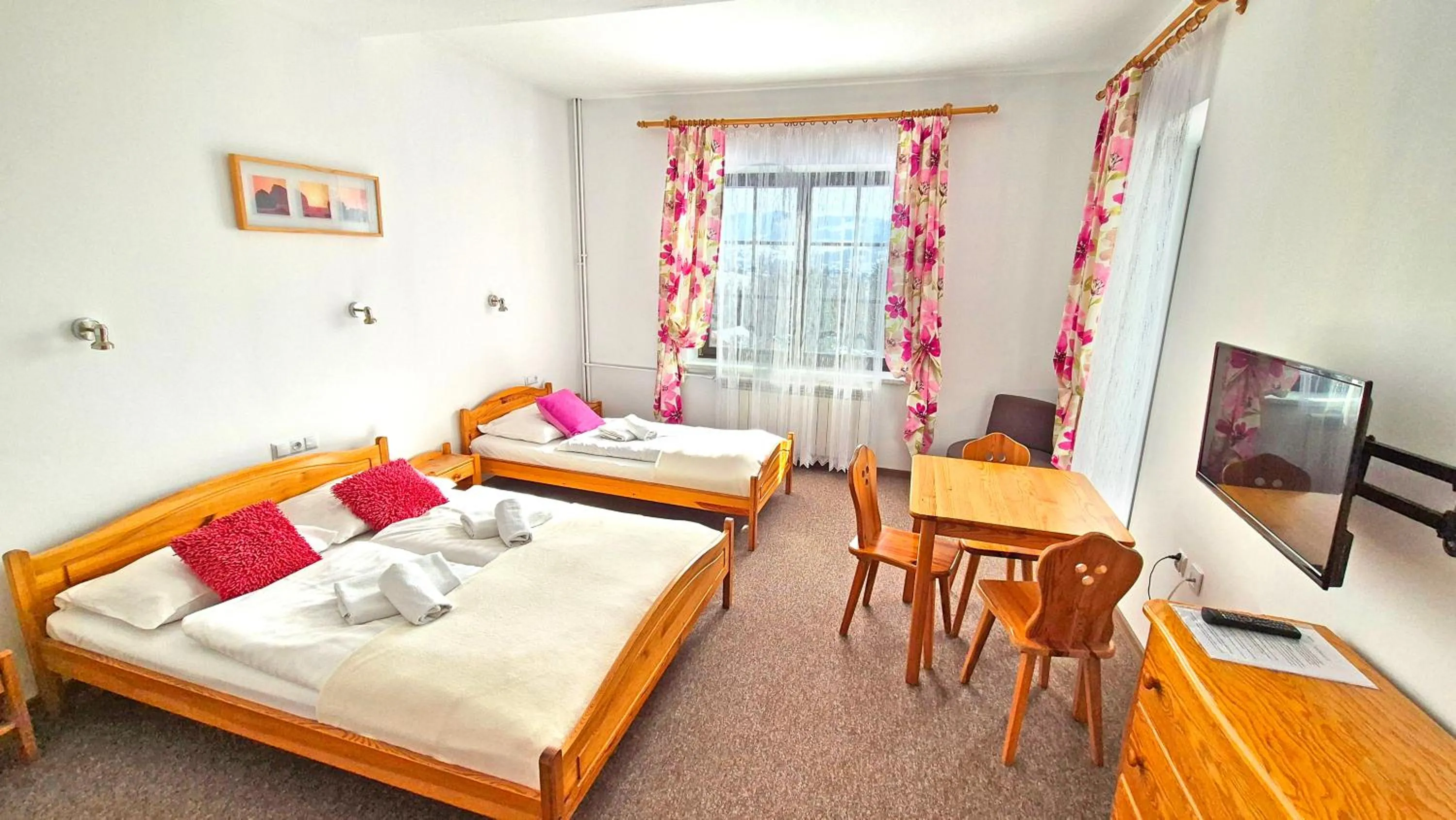 Photo of the whole room, Bed in VILLA MEDICA - z ogrzewanym basenem i pełnym wyżywieniem