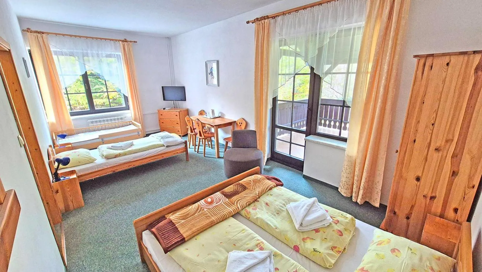 Bed in VILLA MEDICA - z ogrzewanym basenem i pełnym wyżywieniem