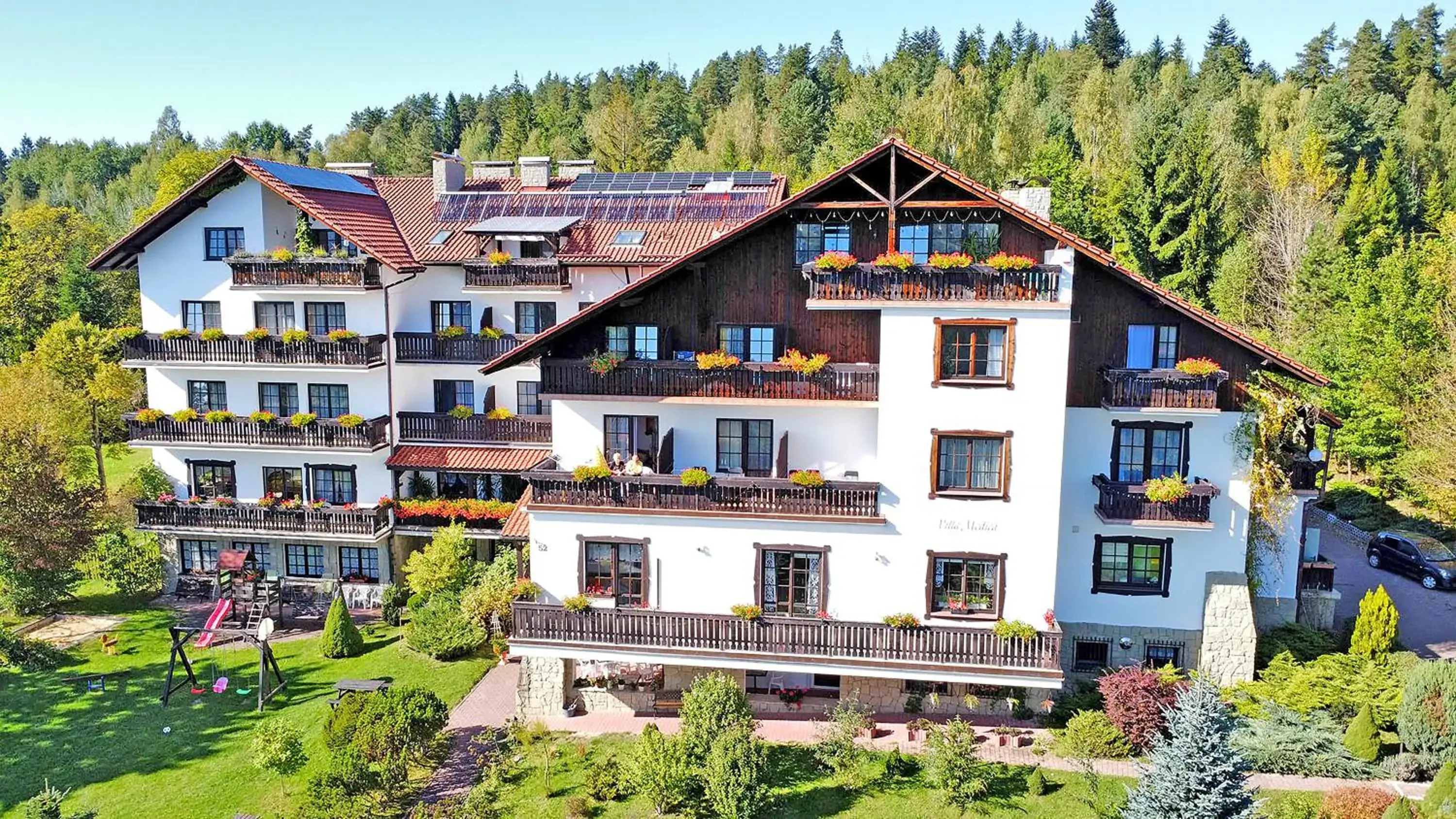 VILLA MEDICA - z ogrzewanym basenem i pełnym wyżywieniem VILLA MEDICA - z ogrzewanym basenem i pełnym wyżywieniem