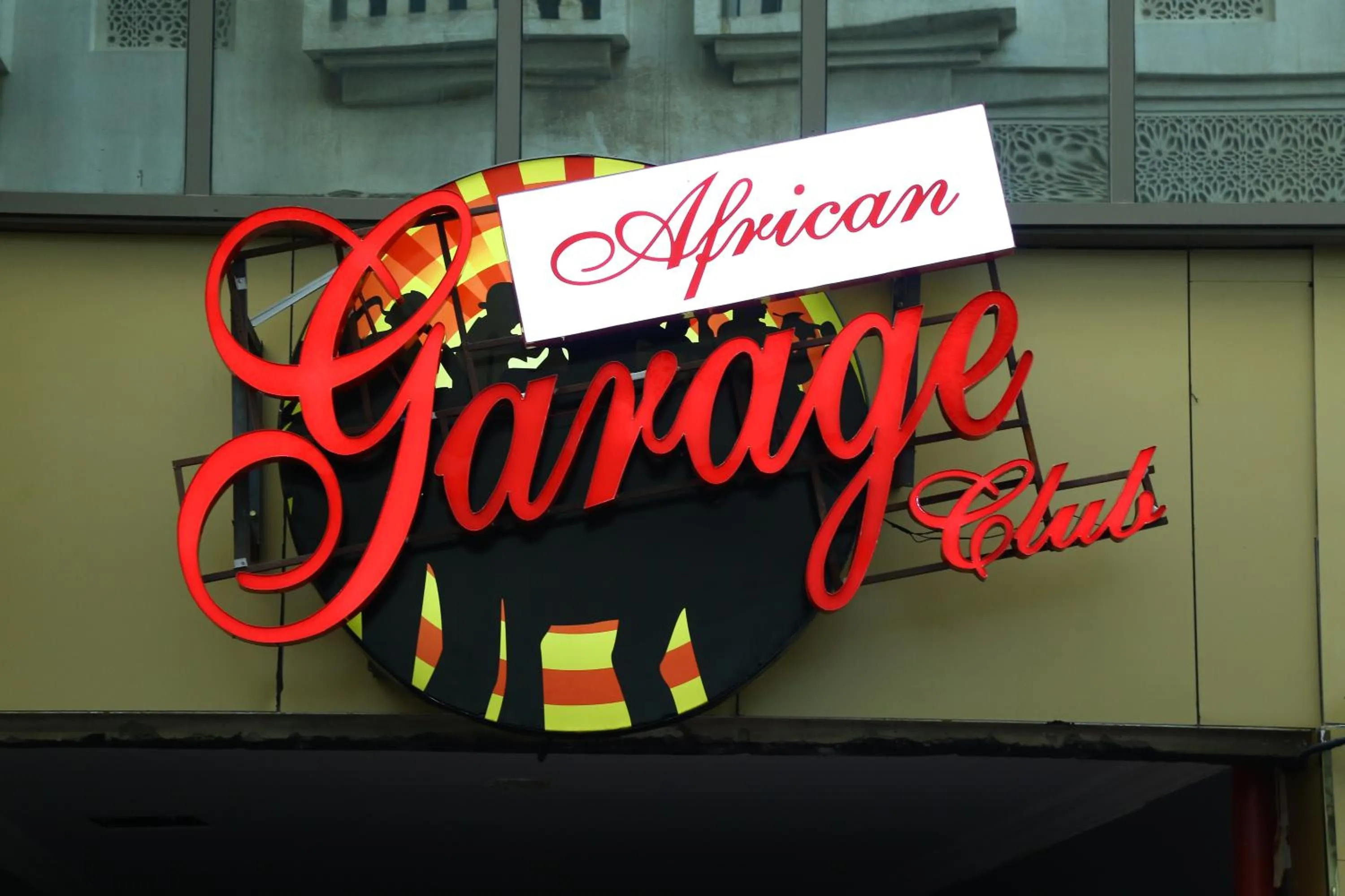 Restaurant/places to eat in Sun and Sands Plaza Hotel